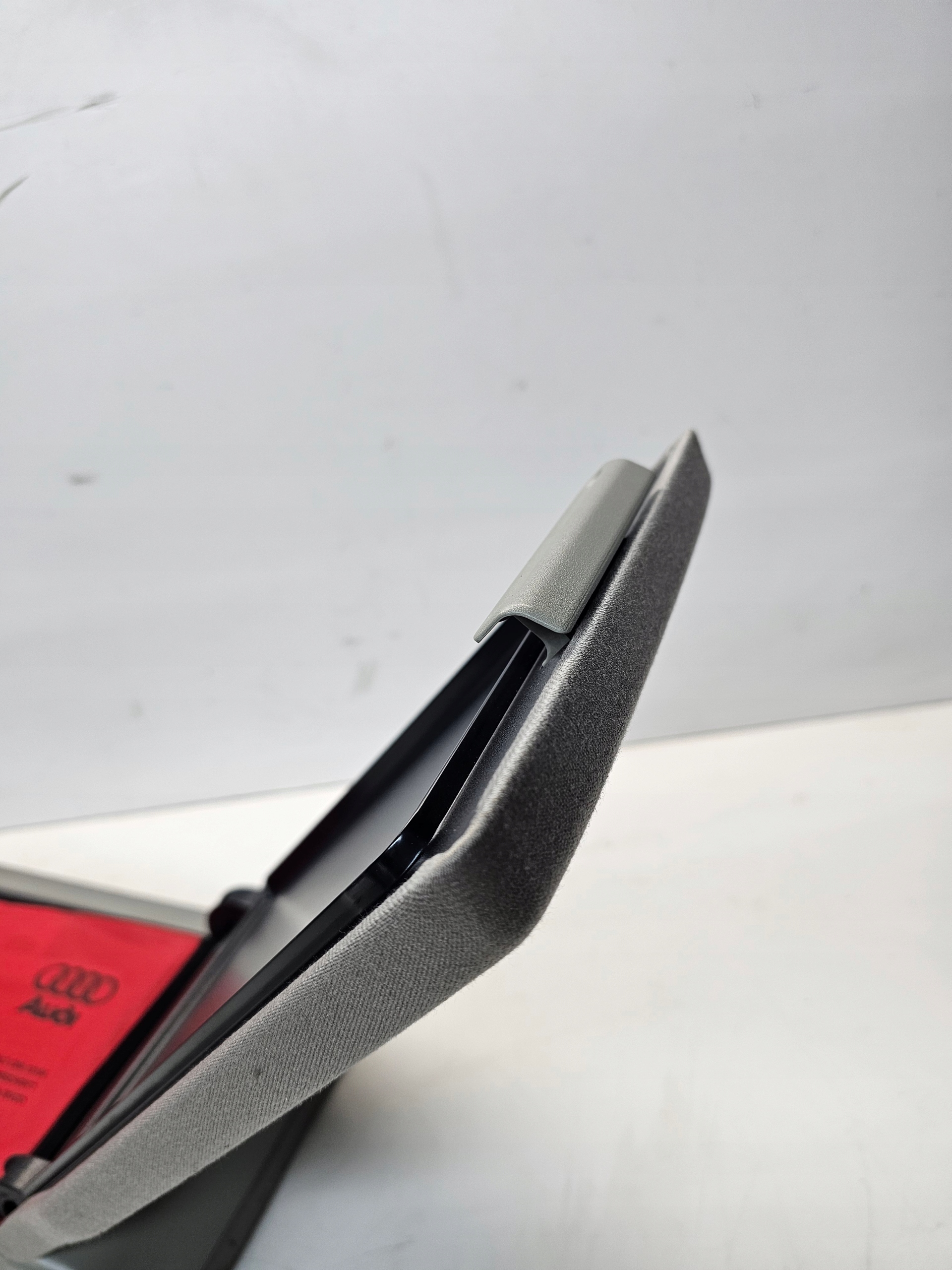 bracciolo KANAPY posteriore AUDI A6 C6 WELUR JASNY