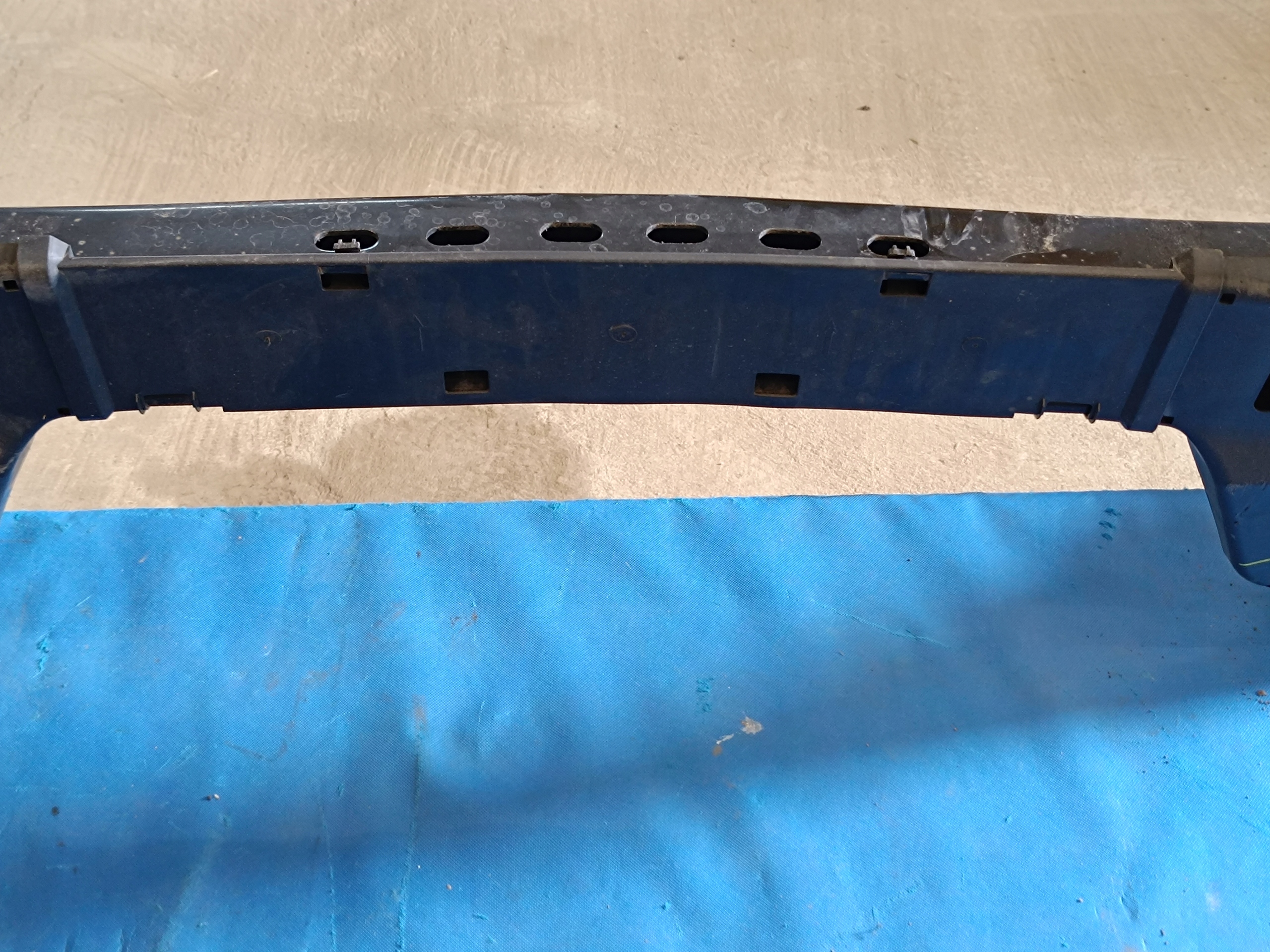 SKODA OCTAVIA IV 1,5 TSI 110KW 2023 R BELKA ZAWIESZENIA TYŁ 5Q0501049BL Wersja Europejska