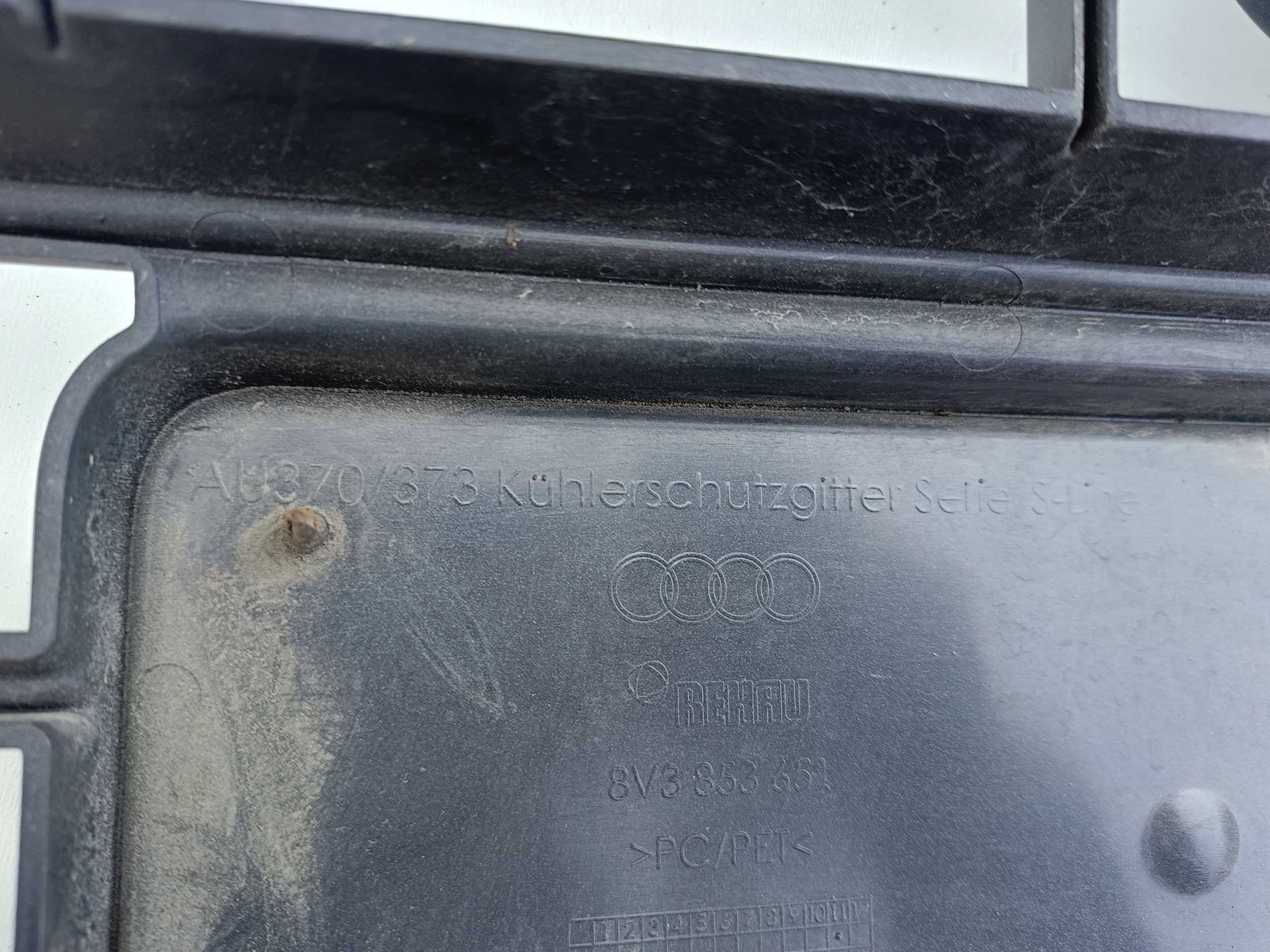 решетка радиатора Audi A3 8V 2012-2016 8V3853651