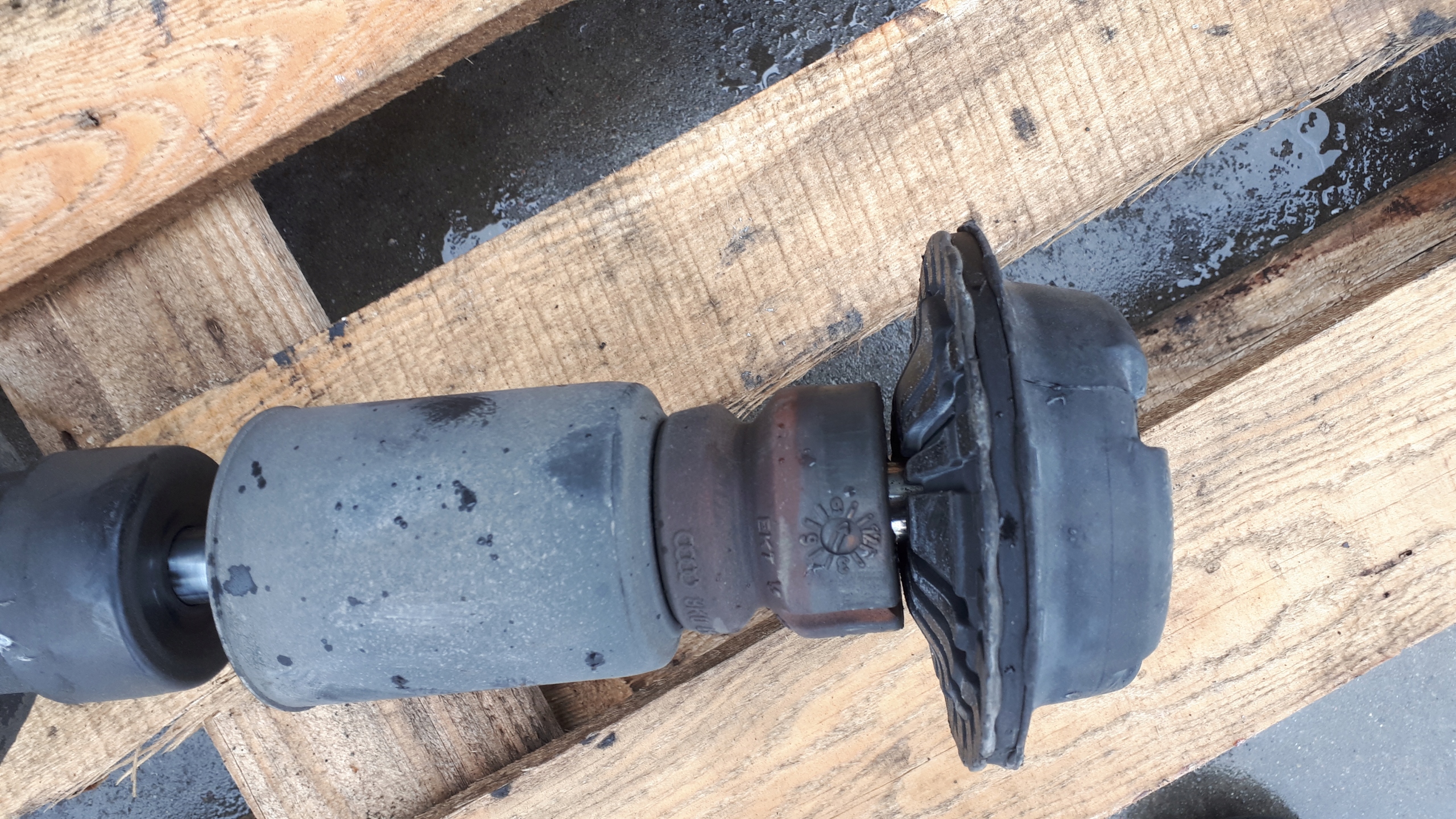 S4 B8 shock absorber right front 8K0413031BA 3.0 TFSI