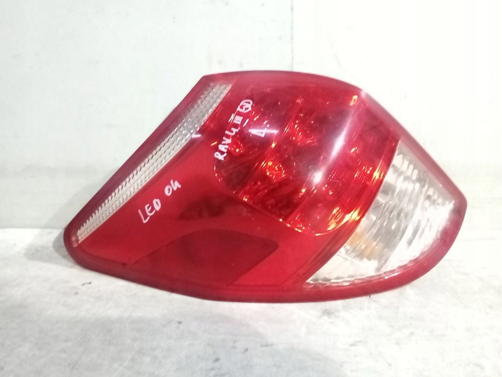 Toyota Rav4 III 3 light left rear part rear