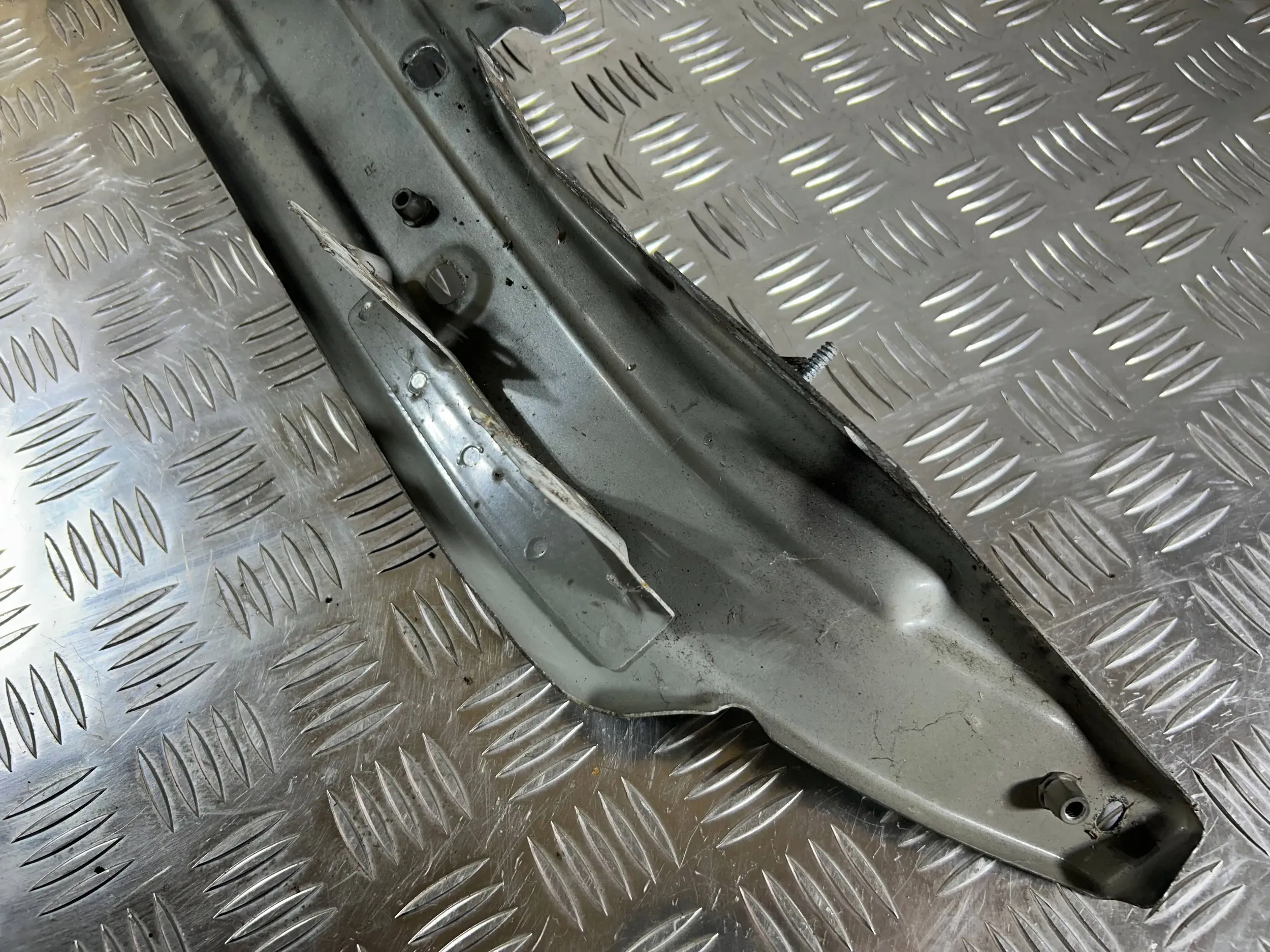 Poignée Support plaque Aile Avant Audi Q7 4L 2008
