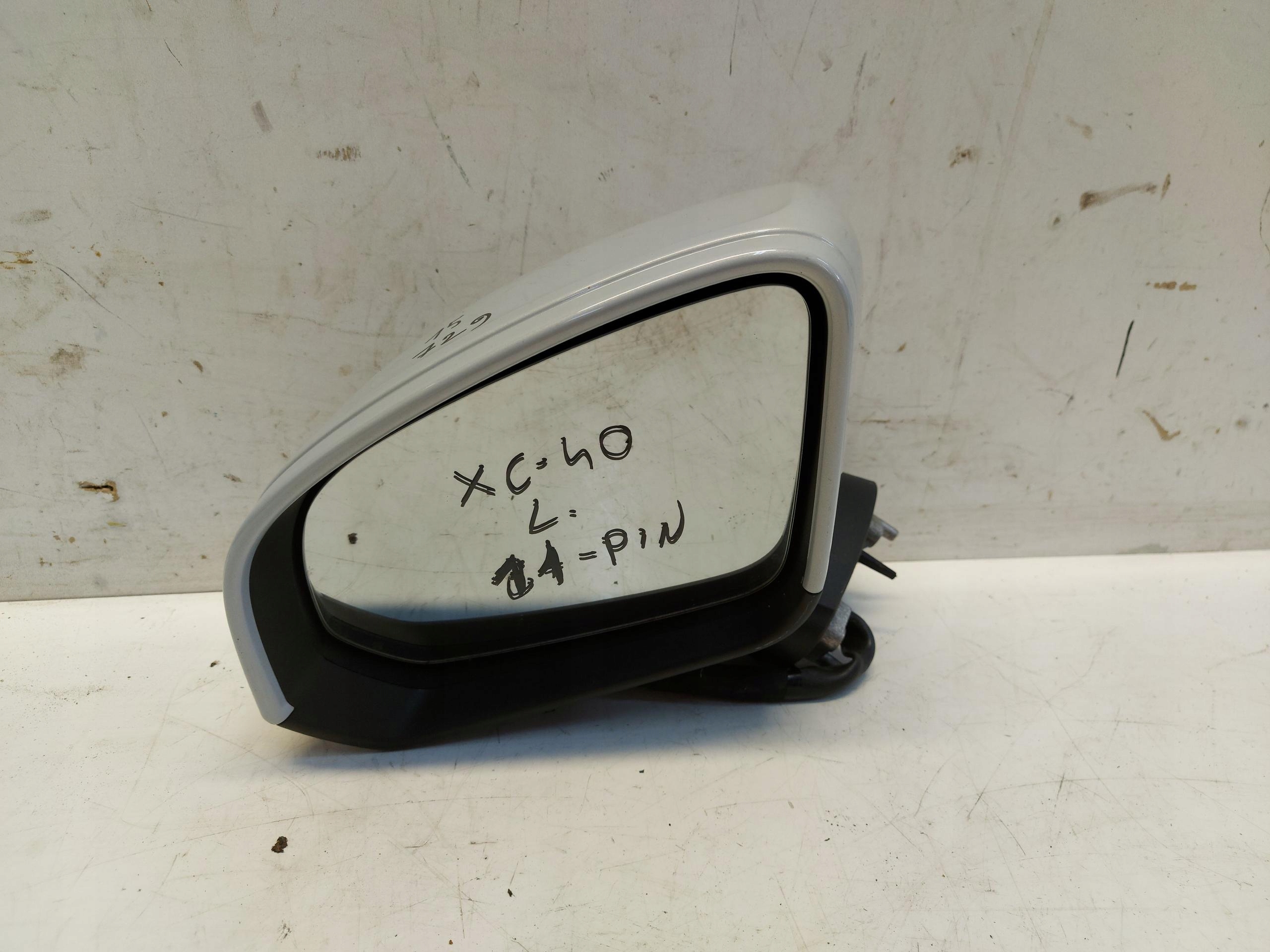 volvo XC40 зеркало левое 11PIN 729