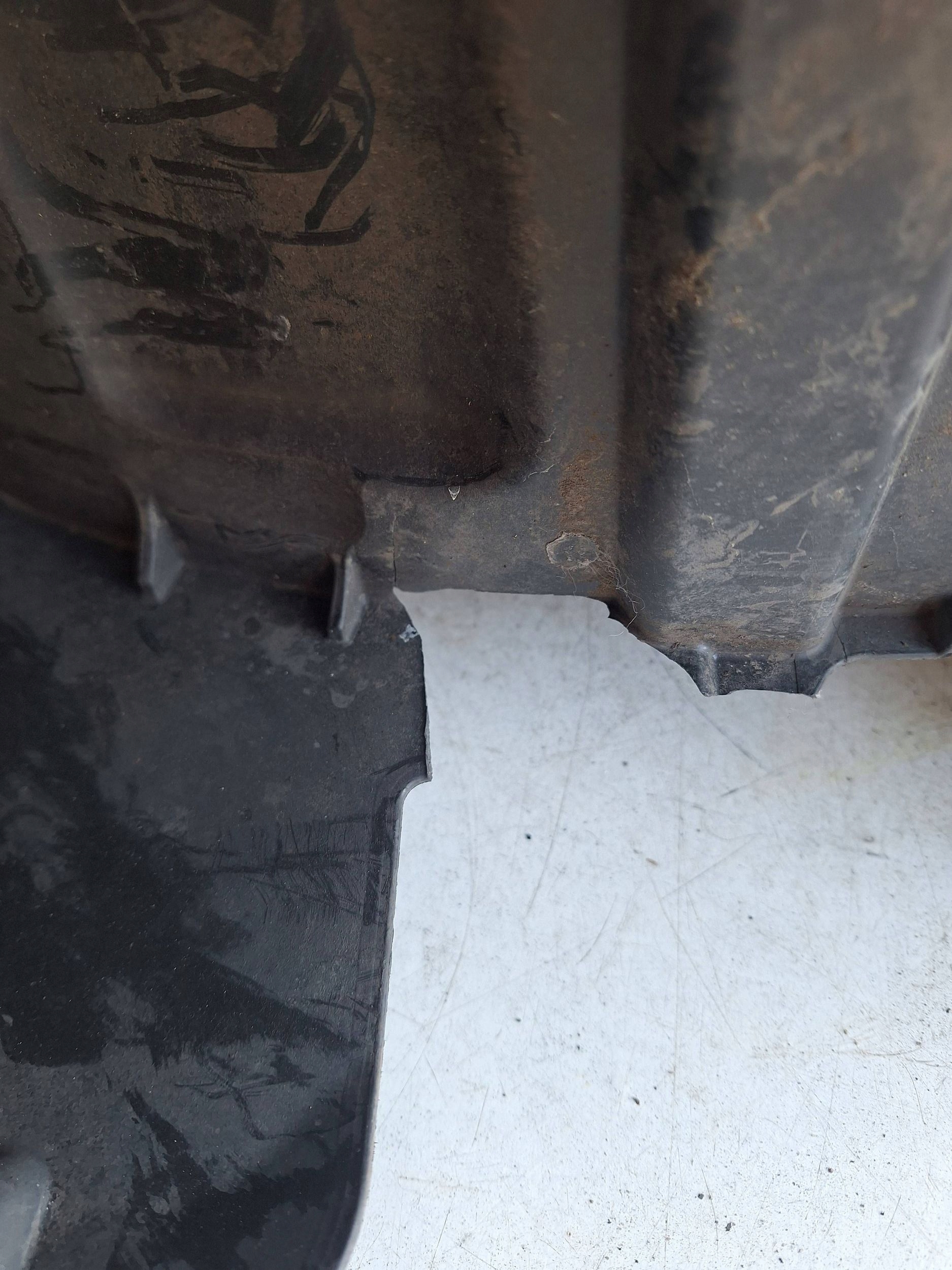 INFINITI Q30 15-19 mudguard front left