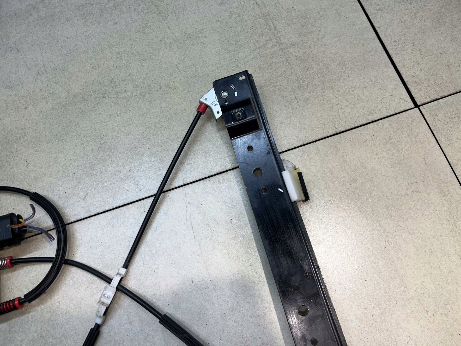 window regulator left rear part S-MAX and 2.0 TDCI 6M21U27001