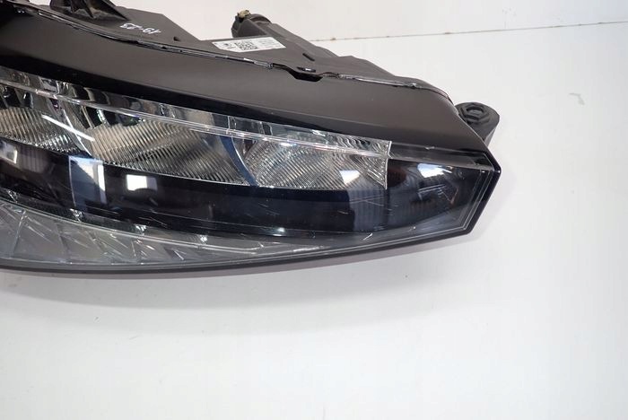 SKODA SCALA CRYSTAL LIGHTING 19- reflektor right light right 657941016