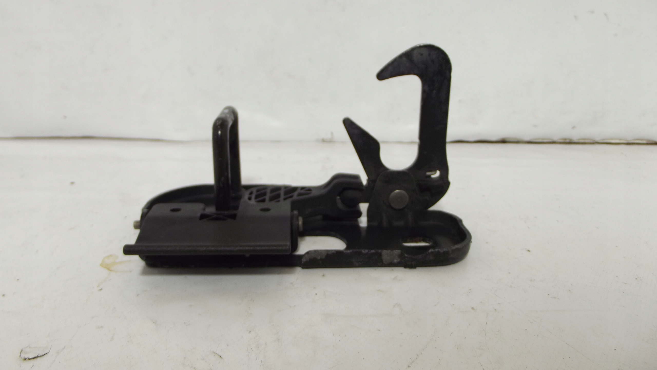 VW Caddy Touran lock rygiel bonnets 1T0823480A