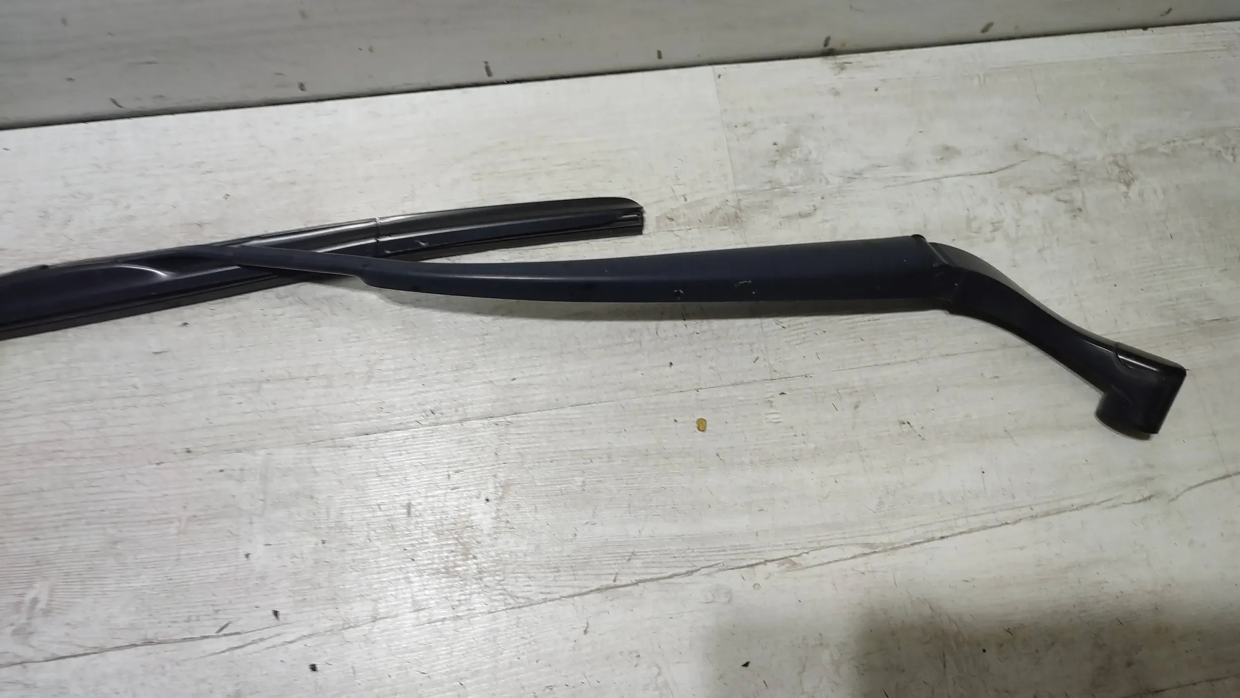 Mazda 3 III BM 17r left side wiper arm windows przedniej