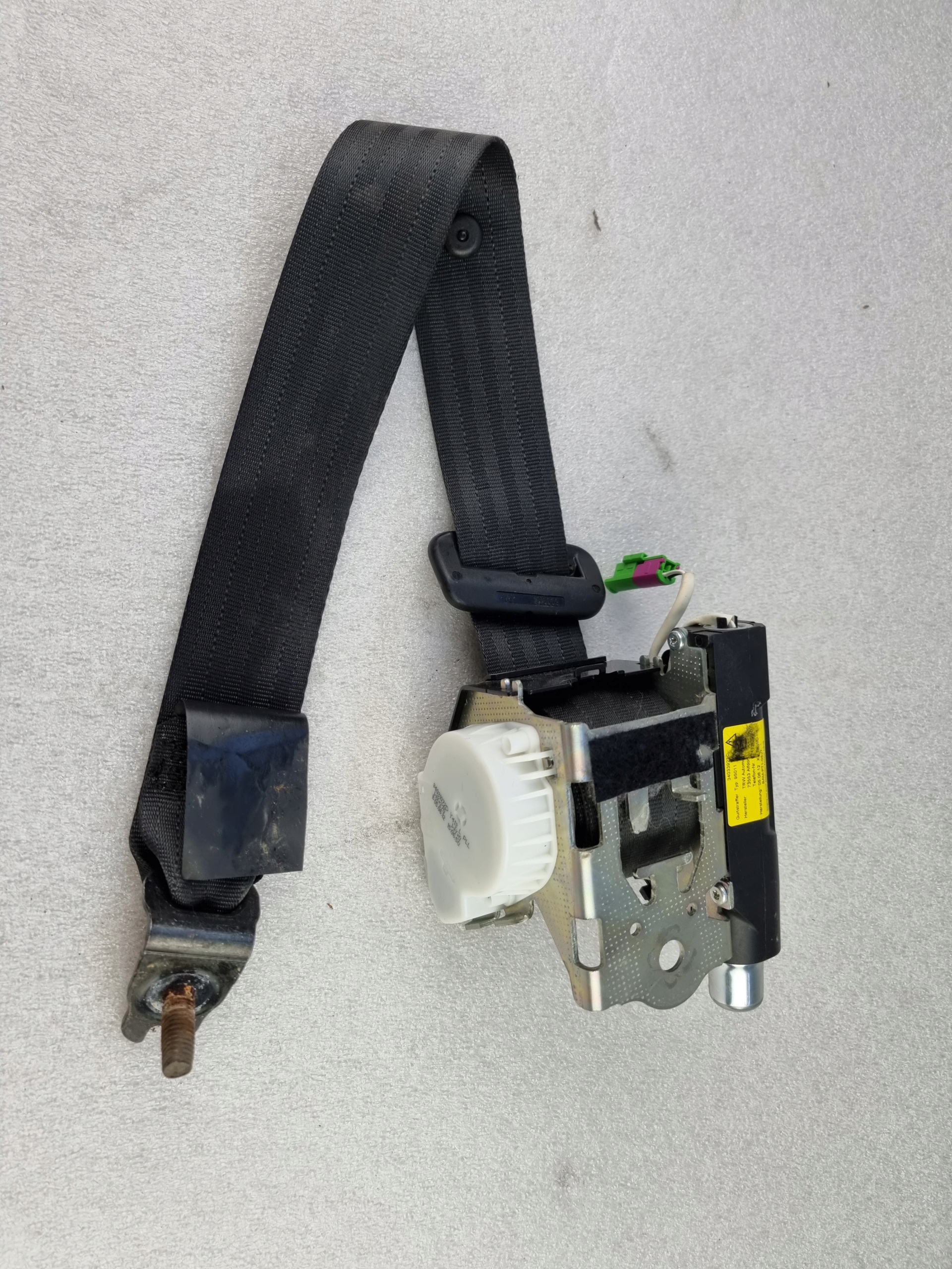 39818853 - НАТЯЖИТЕЛЬ РЕМНЯ СИДЕНЬЯ ЗАДНИЙ ЛЕВЫЙ VOLVO XC60