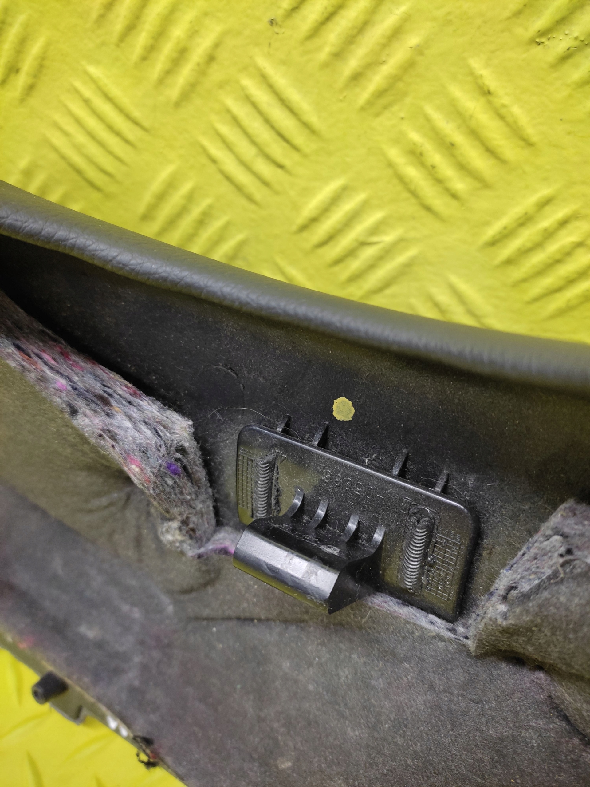 MERCEDES W203 cover consoles A2036802487