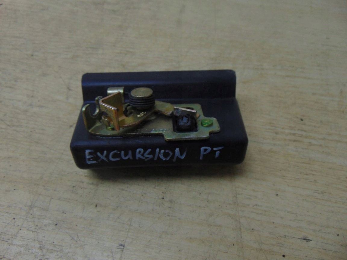 ВНУТРЕННЯЯ РУЧКА ДВЕРИ ПРАВАЯ ЗАДНЯЯ FORD EXCURSION 2003