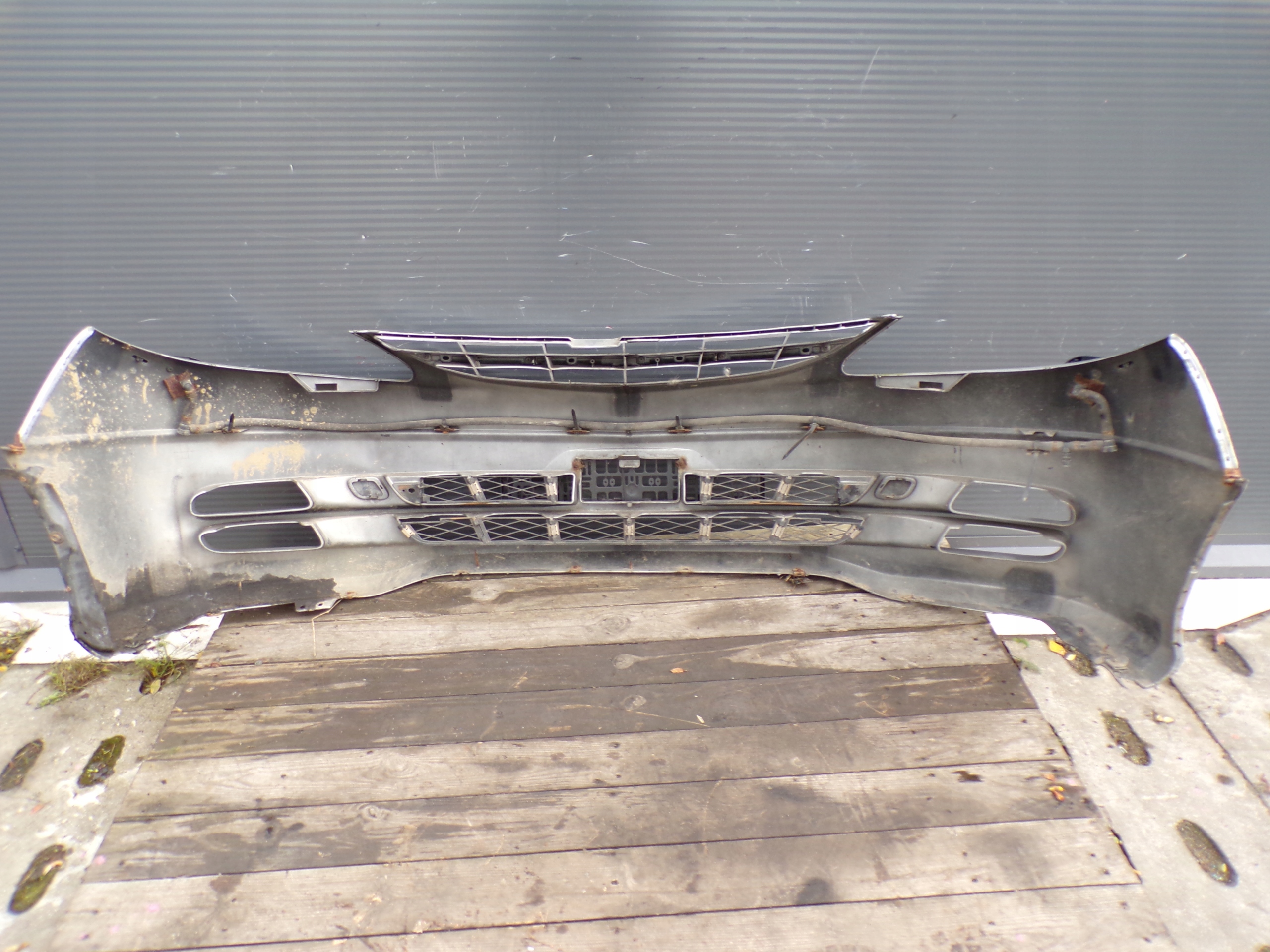 front bumper front TOYOTA PREVIA 2 II washers