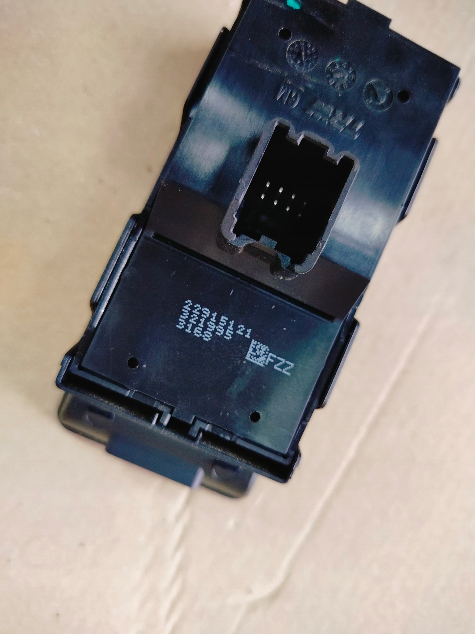 OPEL INSIGNIA A LIFT 13- window control switch left front 22915121