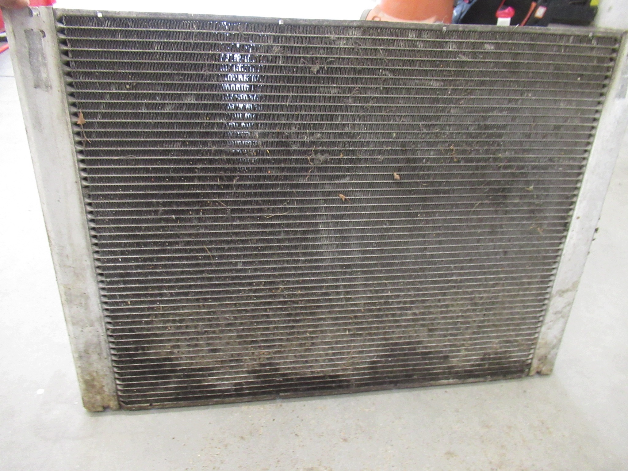 chladič vody BMW E60 E61 E63 E64 E65 E66 M54 N52 N53 N62 benzín