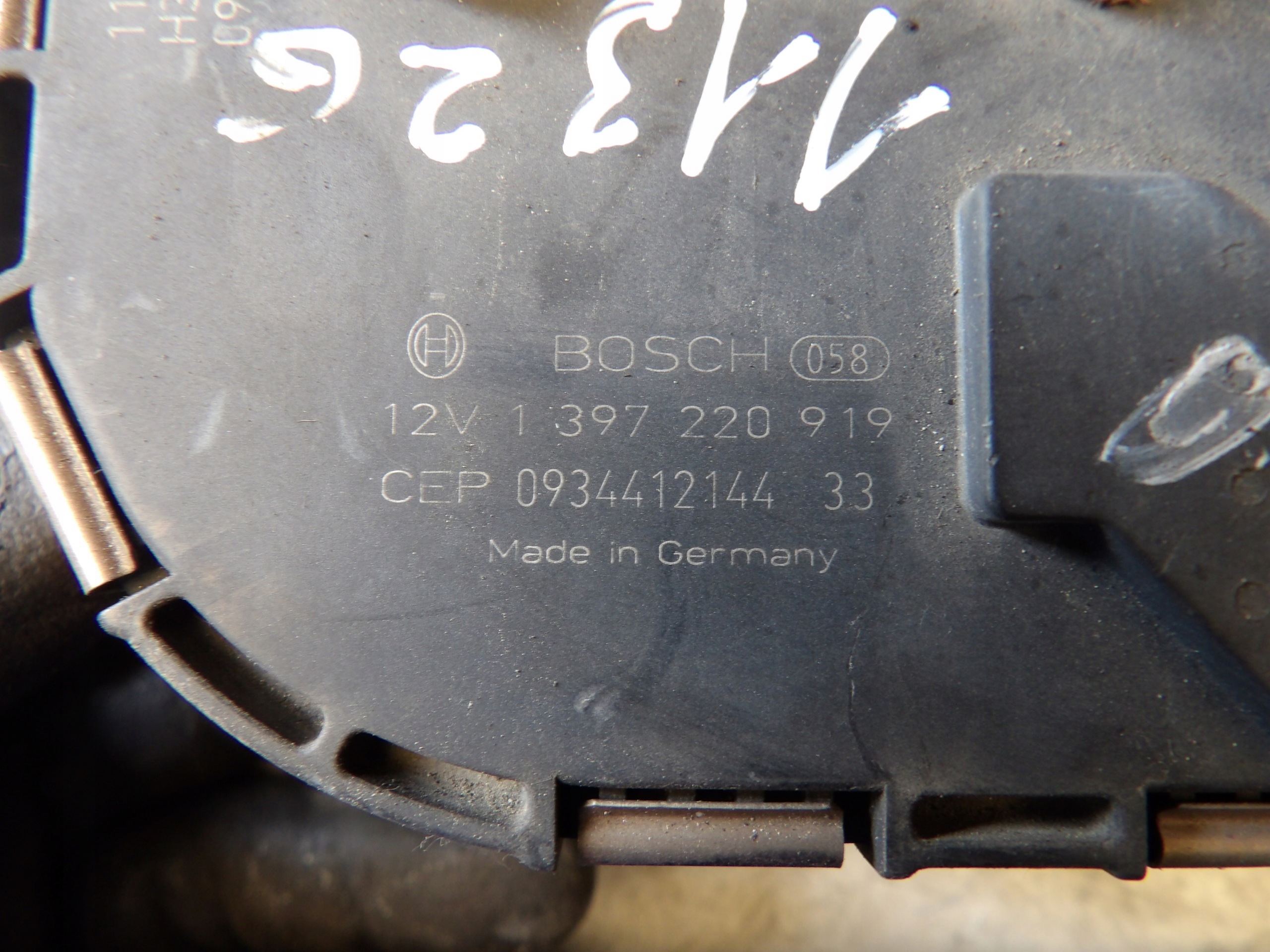 VW Golf VI wiper mechanism front