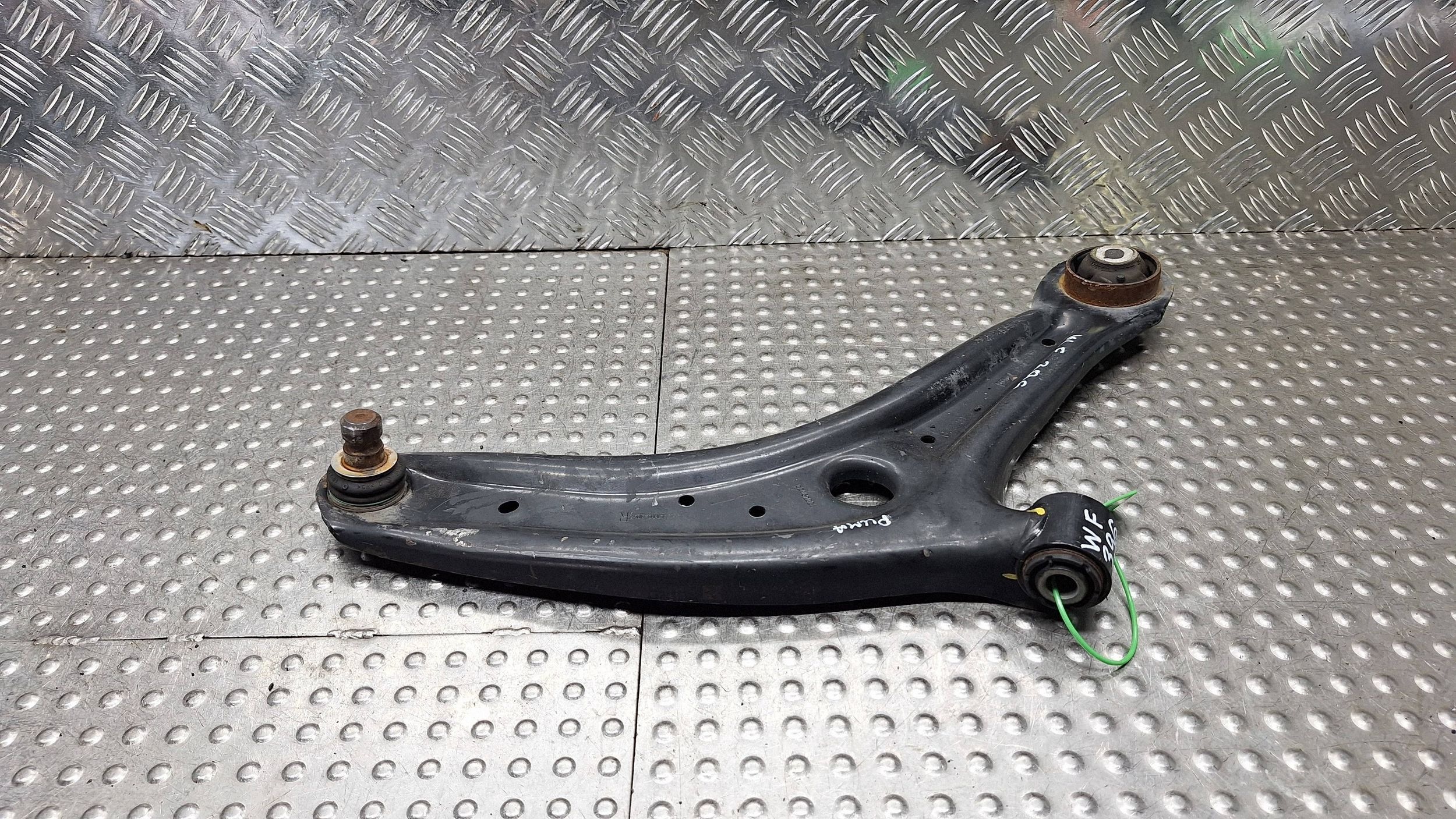 rameno pravý predok L1TC-3042-AB FORD PUMA MK2