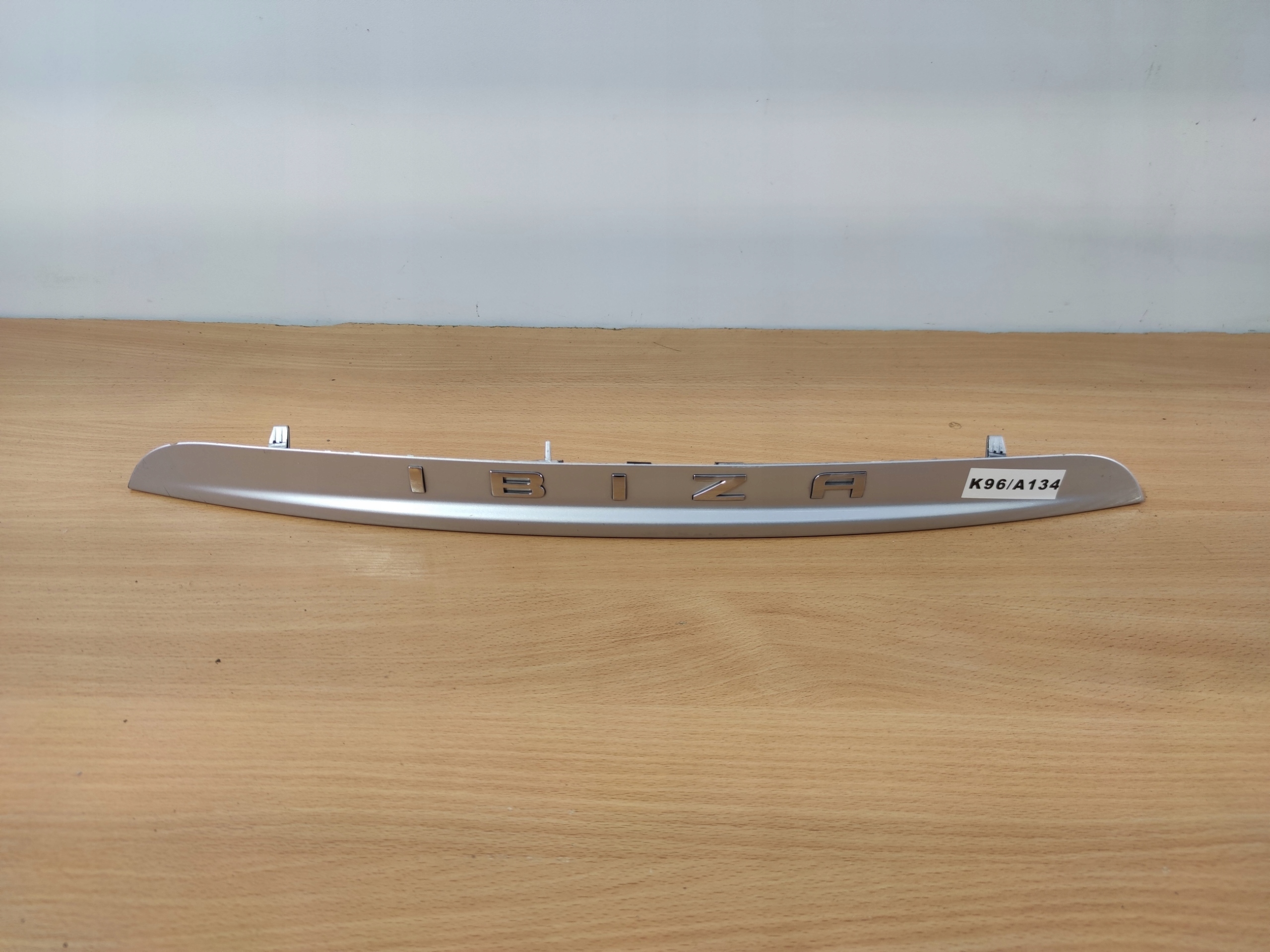 SEAT IBIZA KOMBI cap moulding lighting bonnet