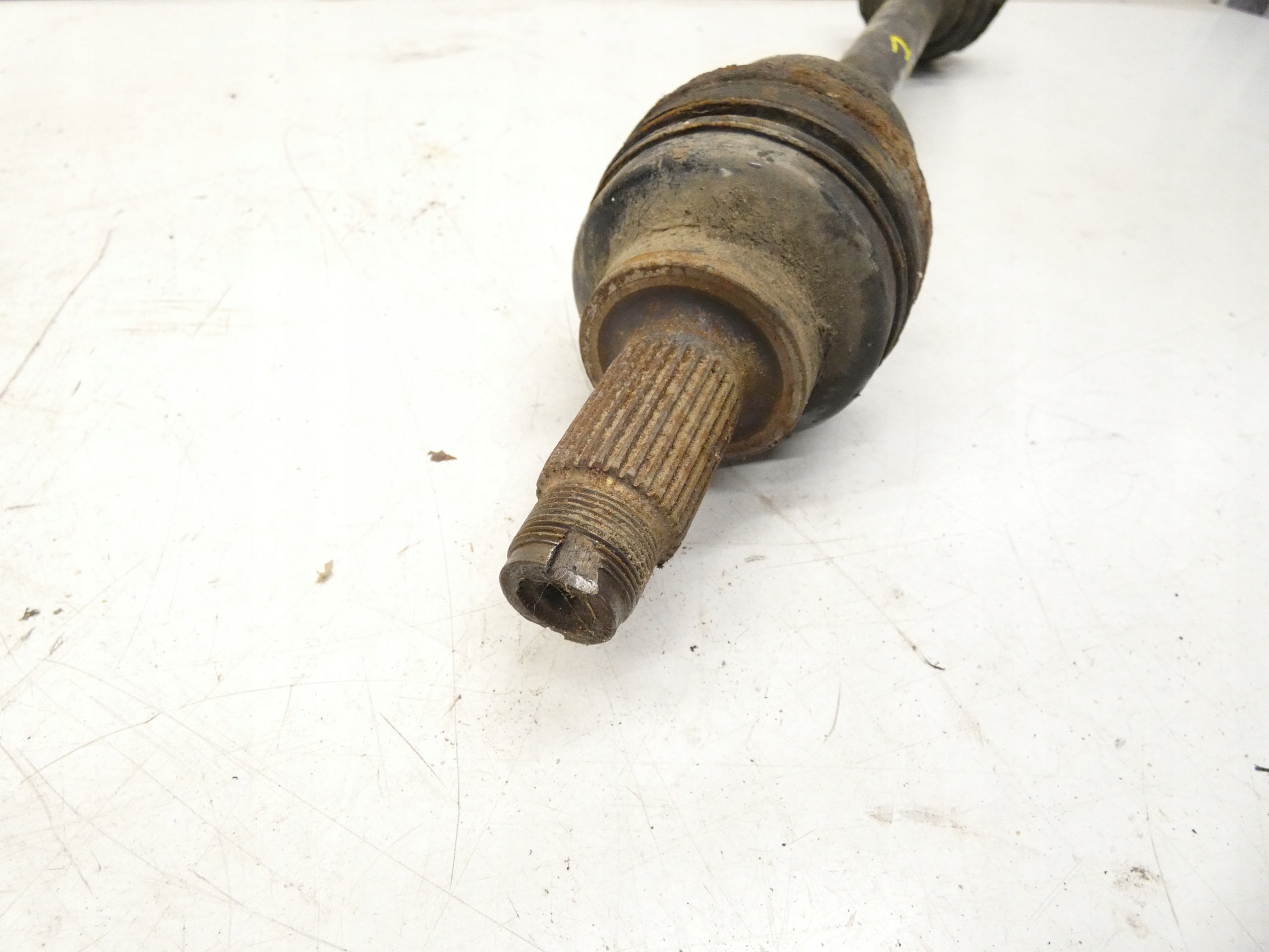 BMW E39 PÓŁOŚ NAPĘDOWA PÓŁOŚKA TYLNA TYŁ Waga produktu z opakowaniem jednostkowym 5 kg