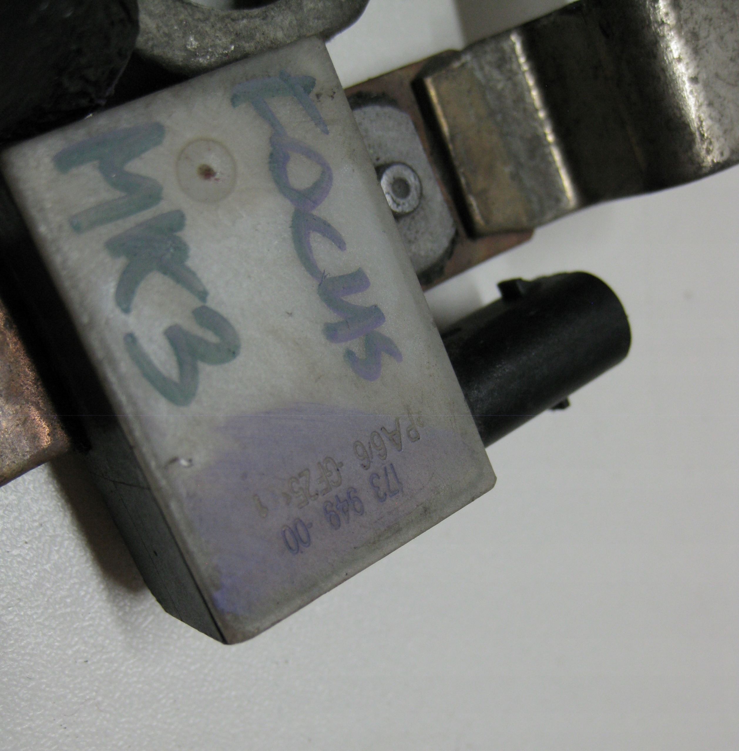 FORD FOCUS MK3 schlauch batteriemanagement sensor AG9N10C679DB