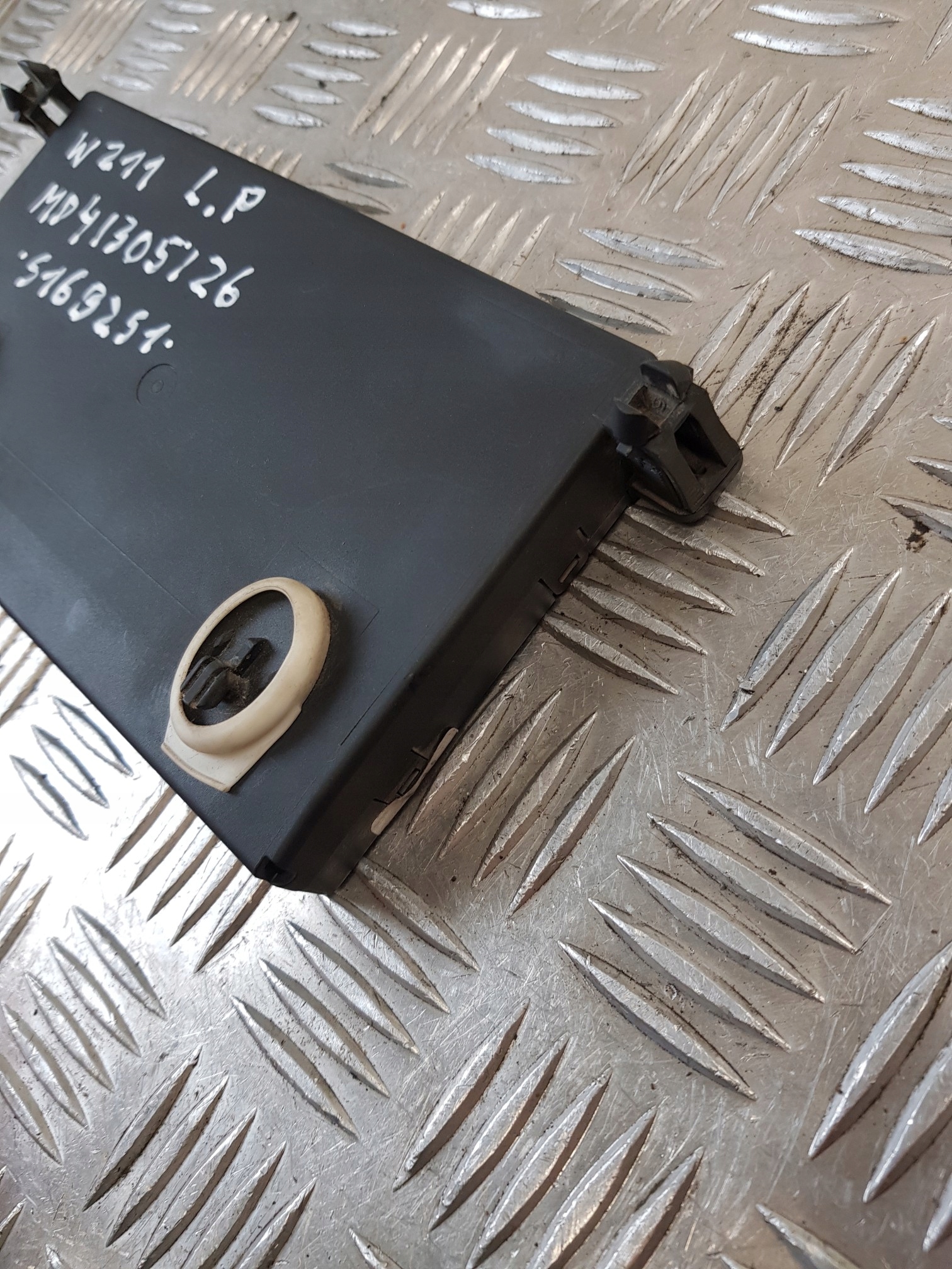 module control unit door left front 2118207526 MERCEDES E-KLASA W211 02R