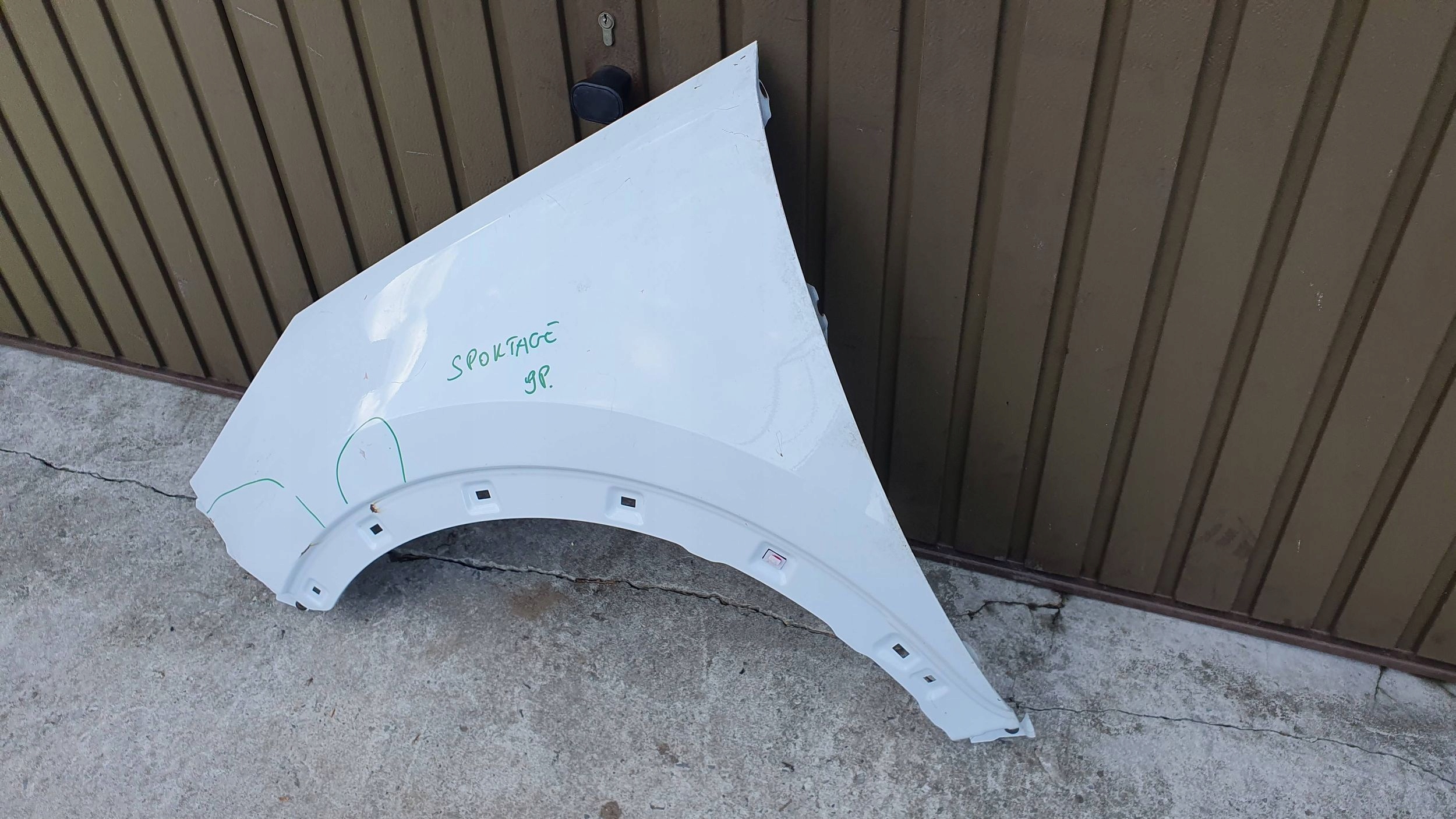 KIA Sportage 3 III 10-15 left fender front front €