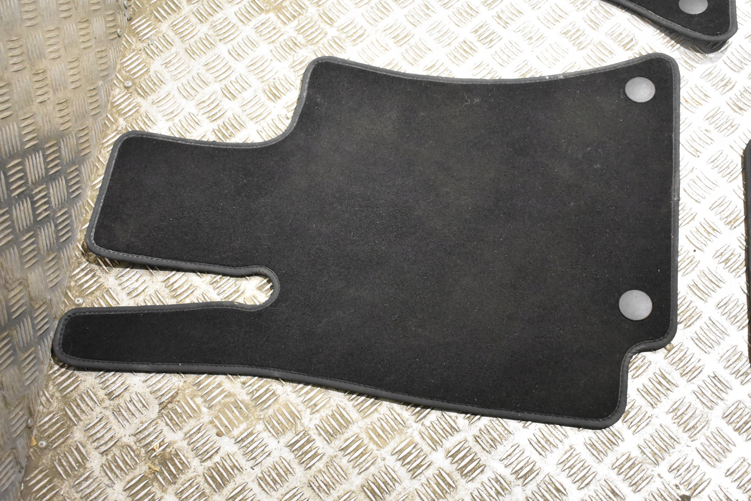 IDEALNE mats WELUROWE MERCEDES W214 1