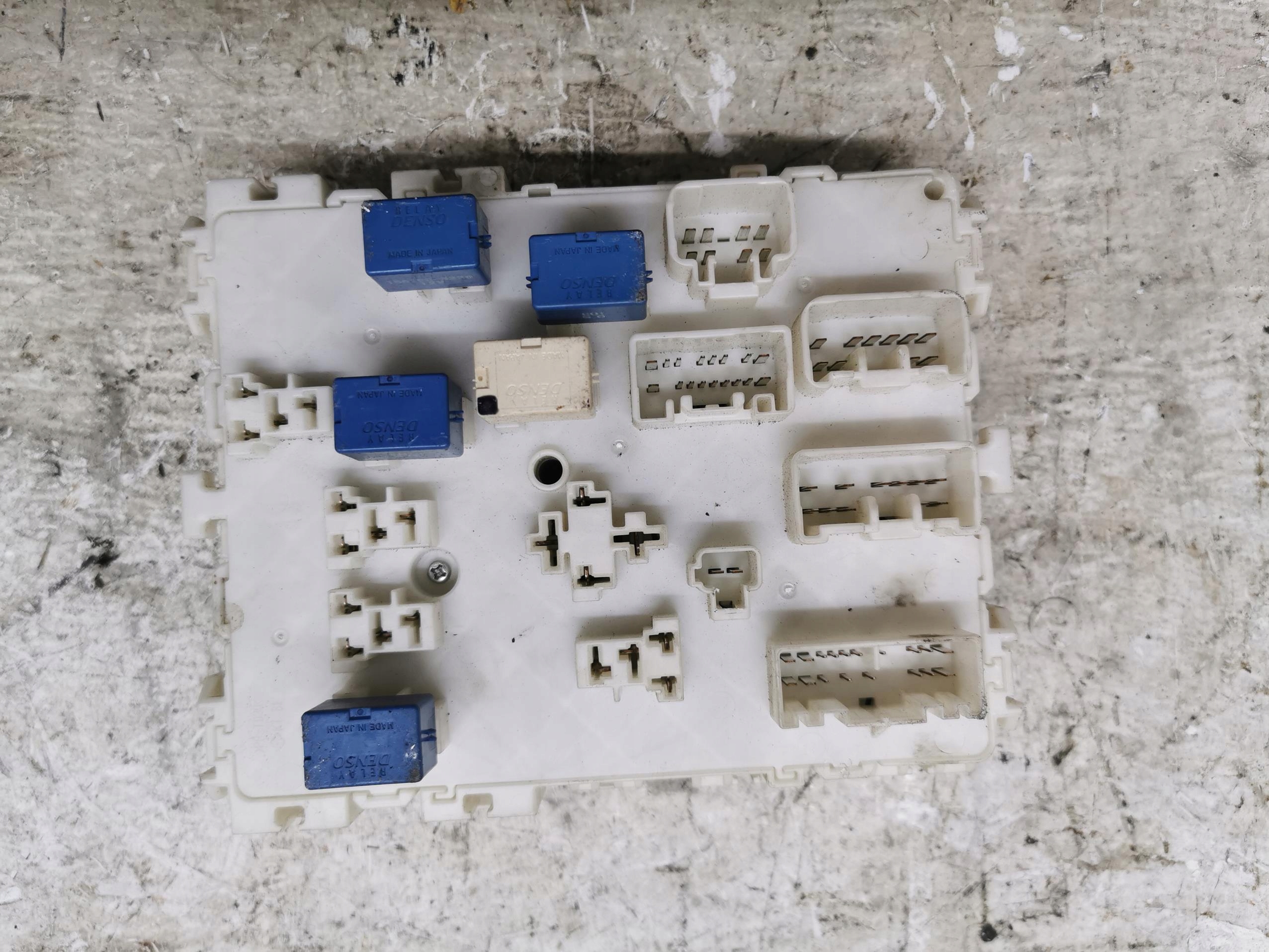 compartment BSI SUZUKI SWIFT MK7 1.4B P60A-4889 12-17