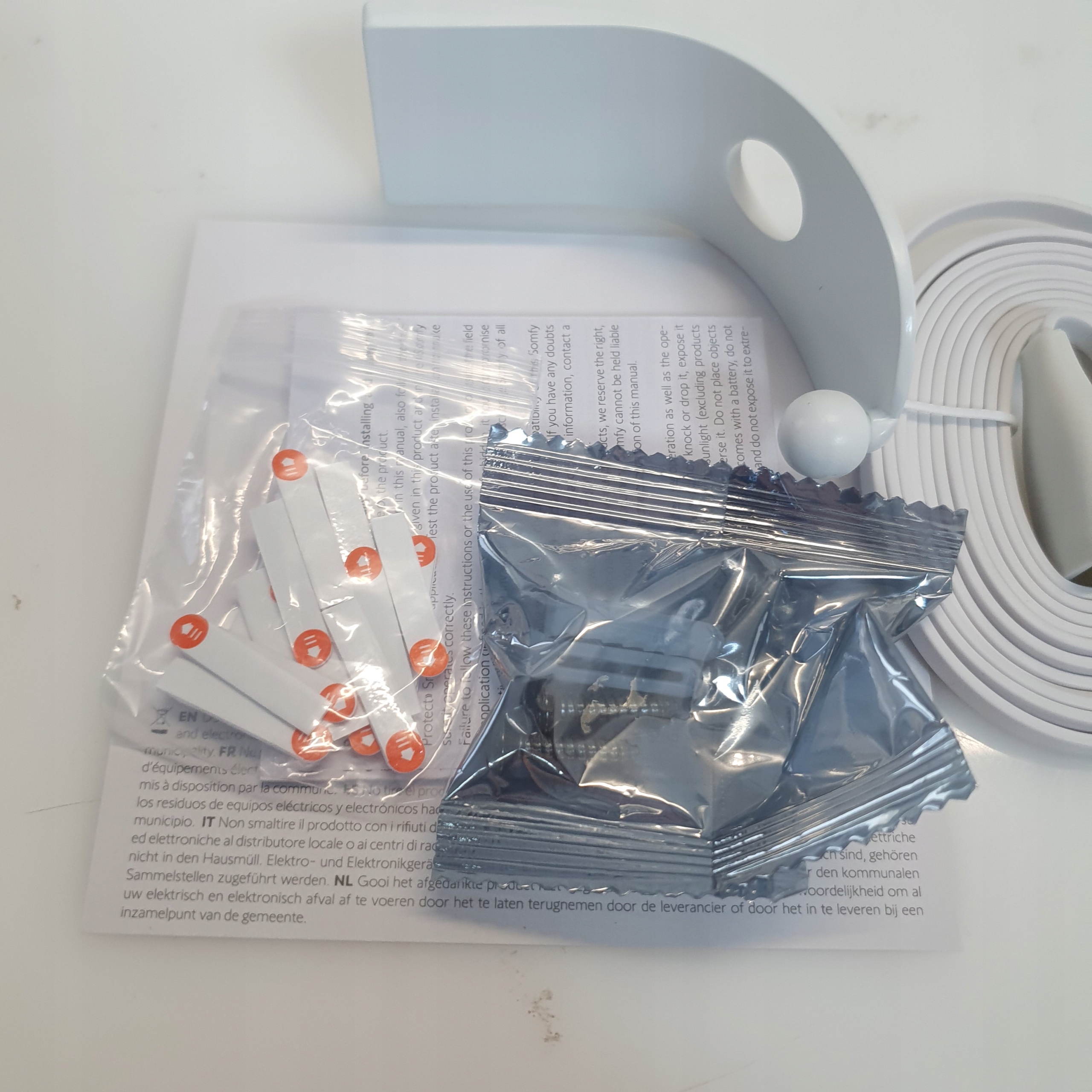 N3 Somfy 2401496 Uchwyt naścienny do kamery wewnętrznej Kod producenta 2401496