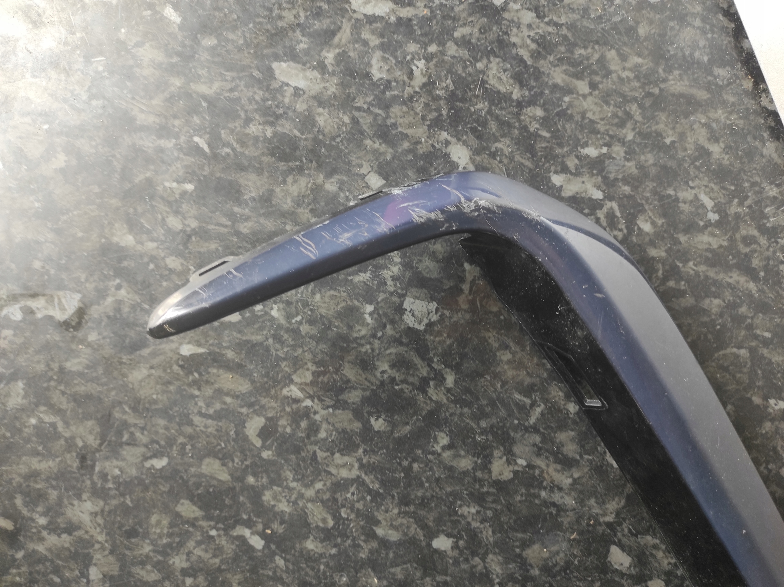 lišta nárazníku pravý předek BMW 5 G30 G31 8064980