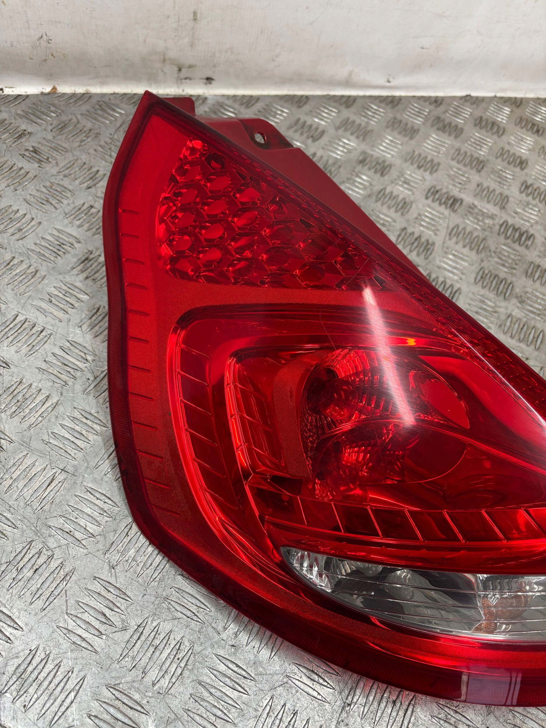 light rear part rear left FORD FIESTA MK7 09