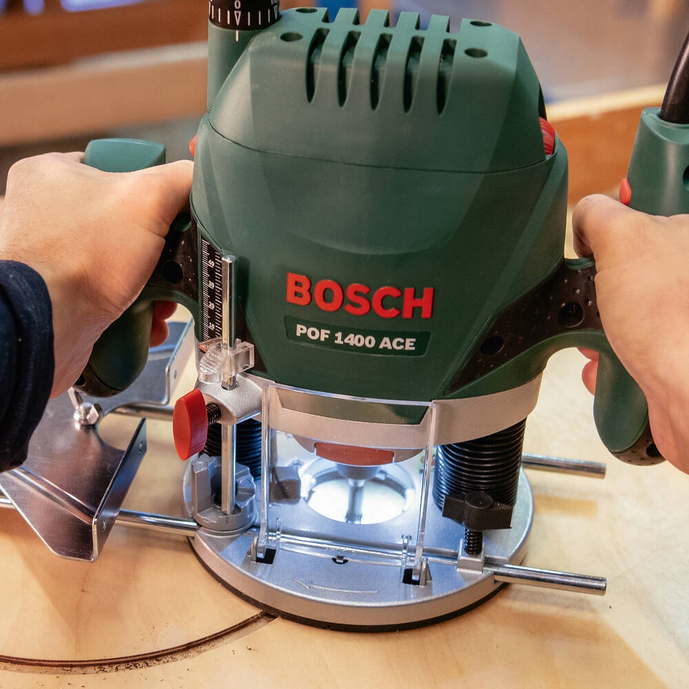 FREZARKA BOSCH POF 1400 ACE + WALIZKA + FREZ Zasilanie sieciowe