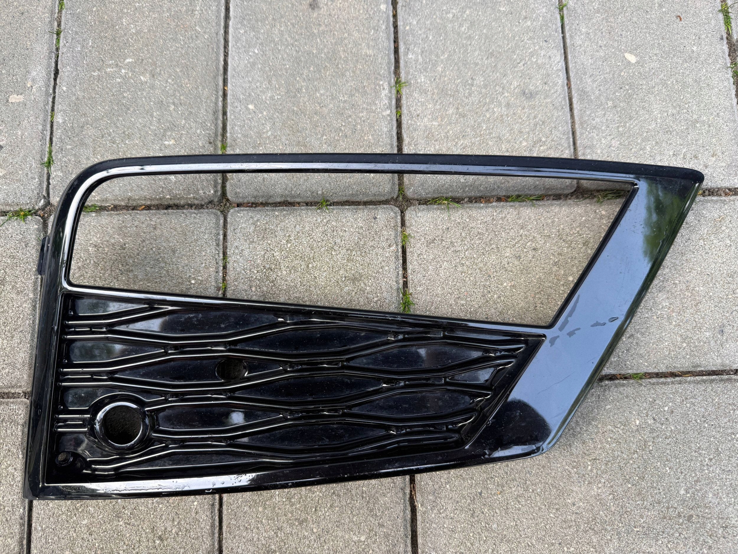 Seat Ateca 576 16- grid of a bumper right front front