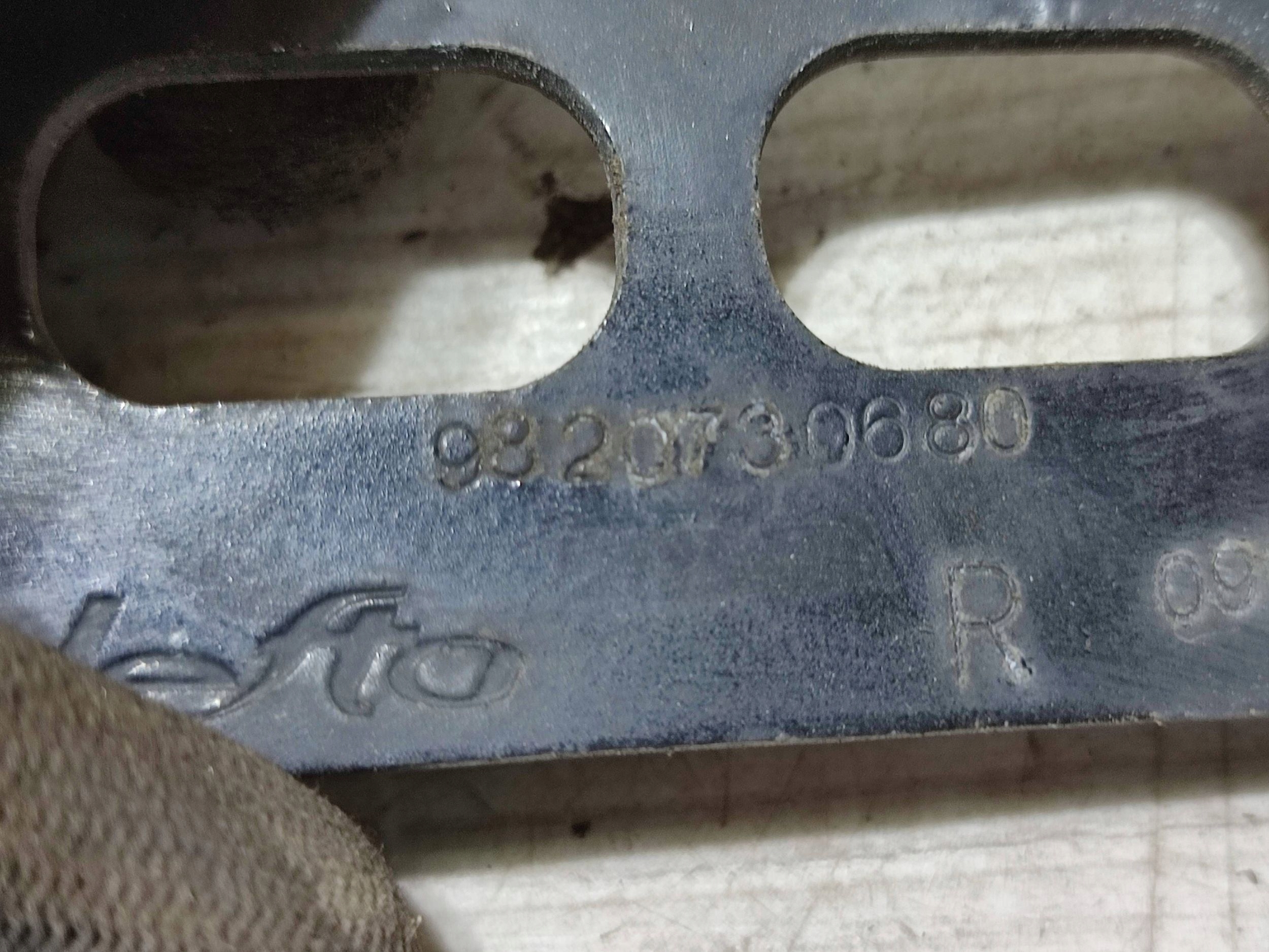 Peugeot 2008 II 2020 right side hinge bonnets