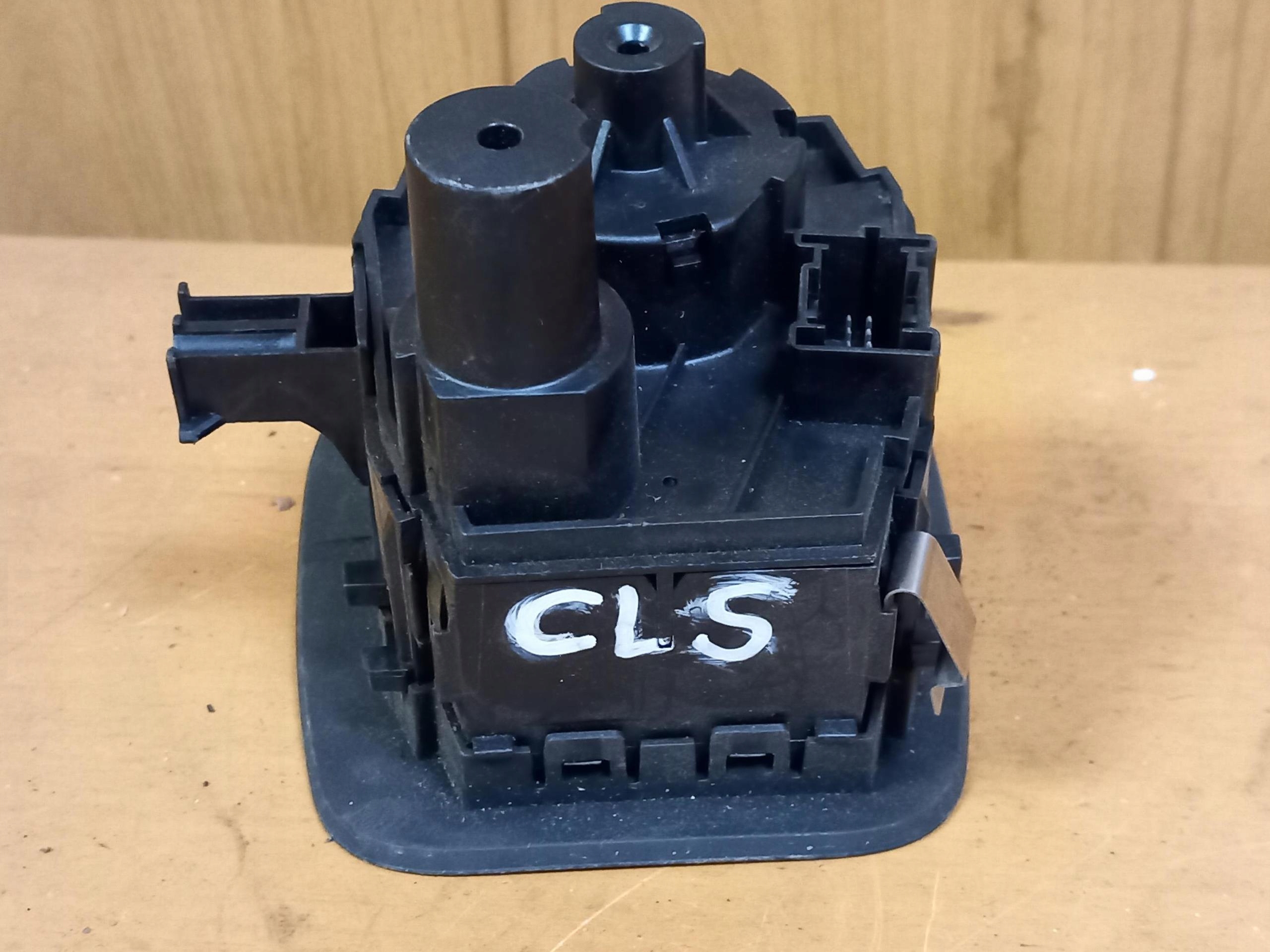 interruttore luci MERCEDES CLS W219 A2195450604 04-10