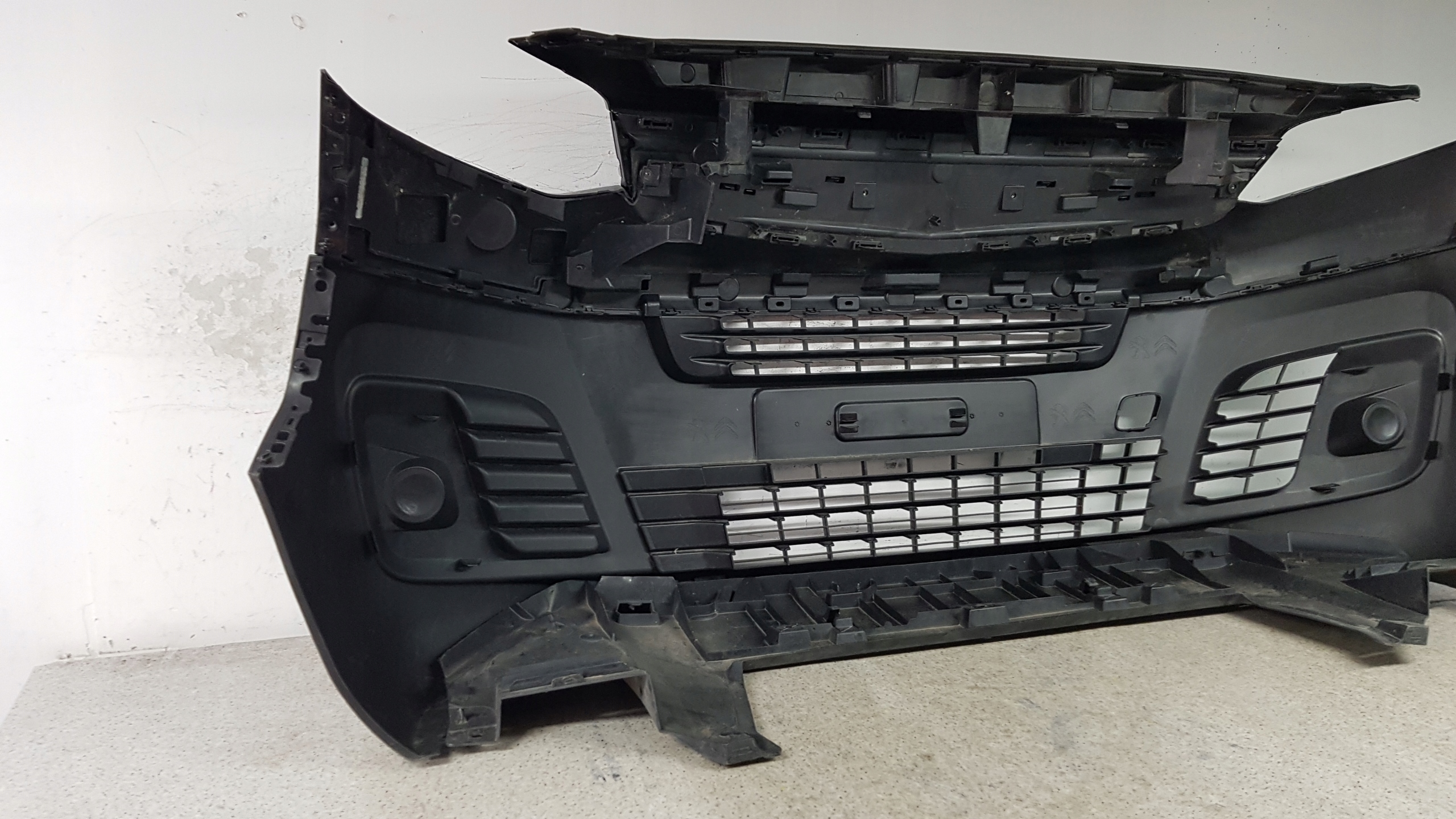 OPEL VIVARO C ZAFIRA D bumper front 8174HJN