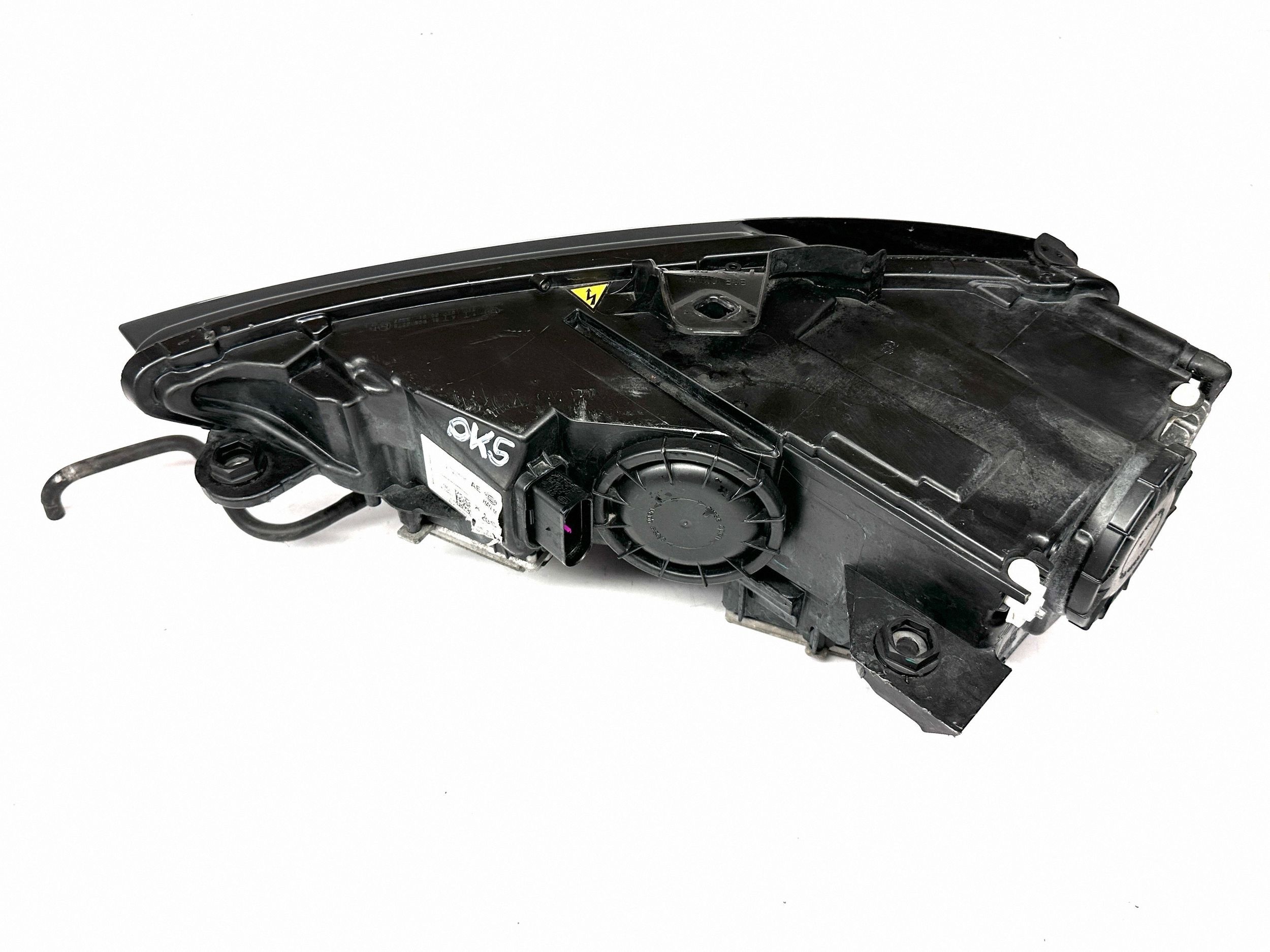 AUDI A3 S3 8V REFLEKTOR light right front BIXENON LED PRZEDLIFT