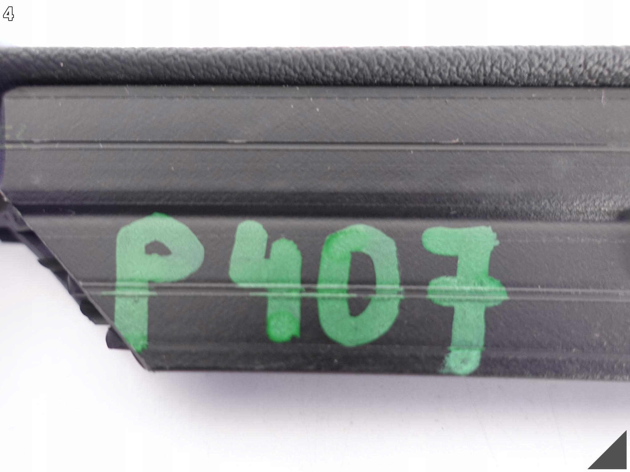 BMW 7 G11 G12 moulding door left rear part short.