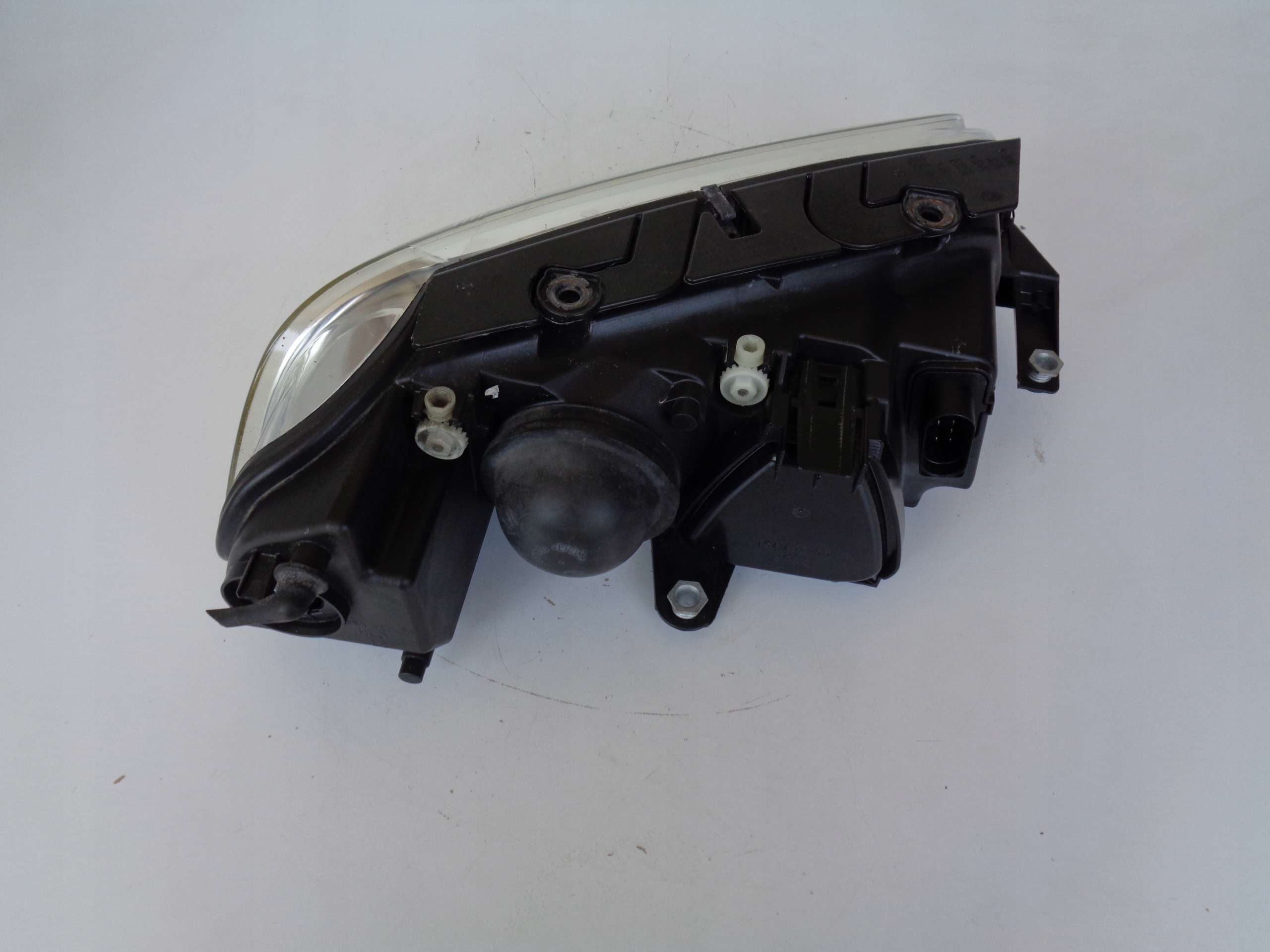 light left REFLEKTOR VW PASSAT B5 3B 3B0 00- LIFT
