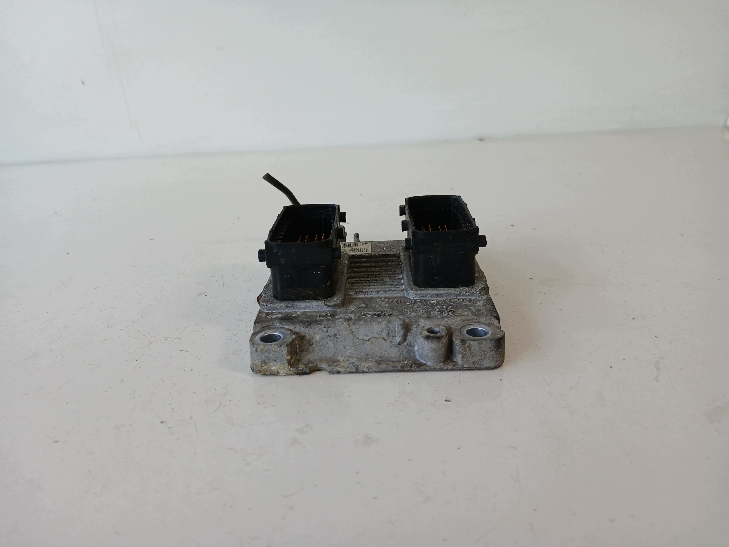 OPEL CORSA C 1.0 control unit of the engine 55354327