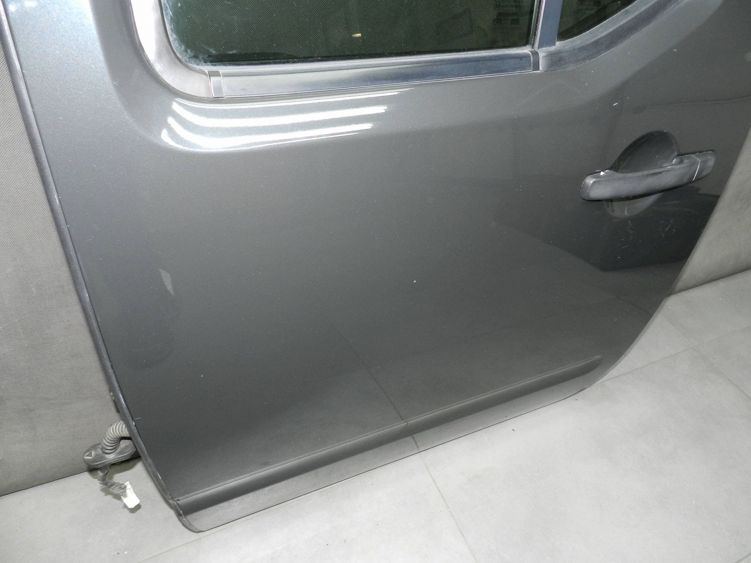 Nissan Navara d40 door left rear. complete N58826