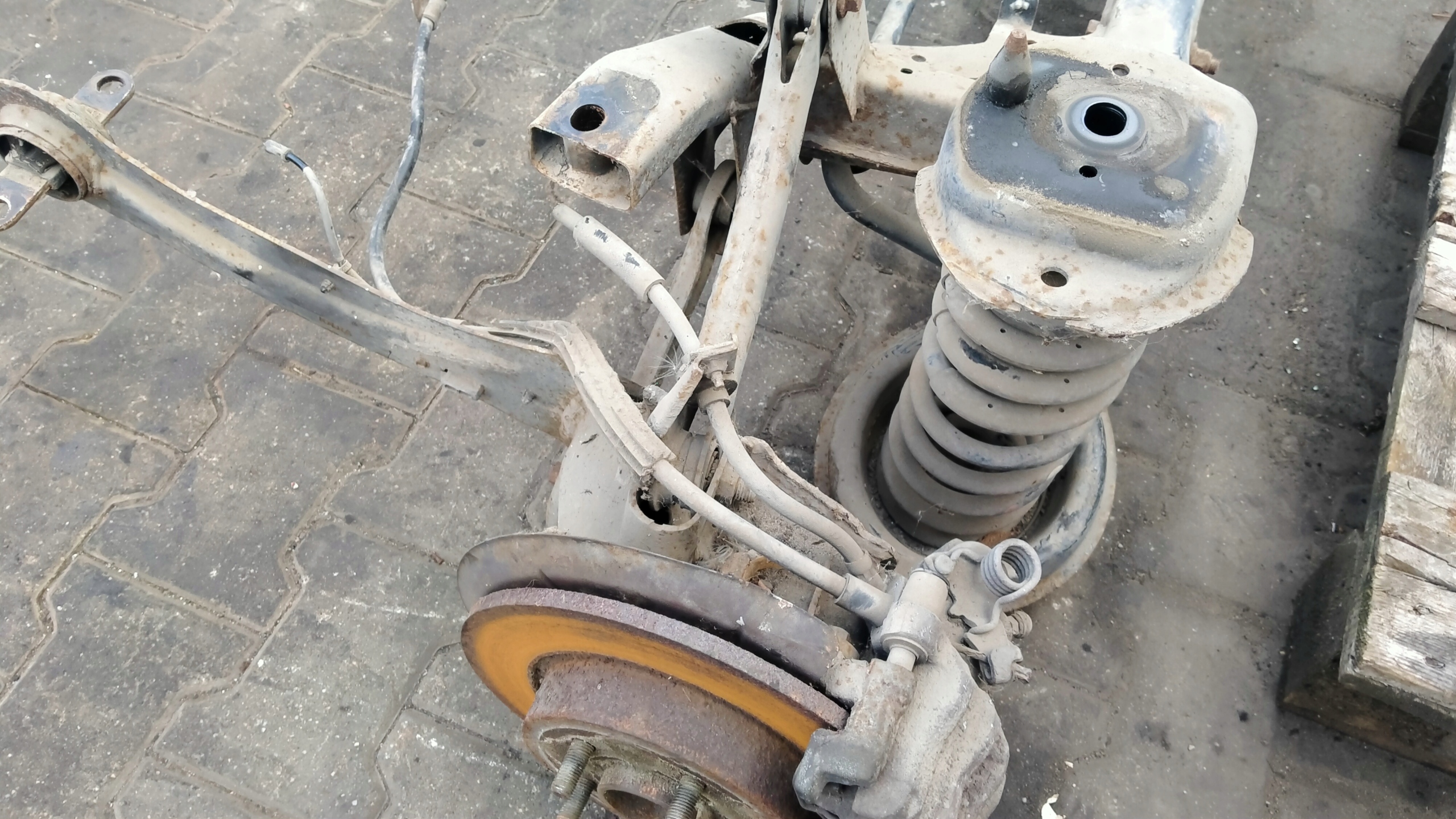 Ford Focus MK3 Achsträger hinten kombi CB56483