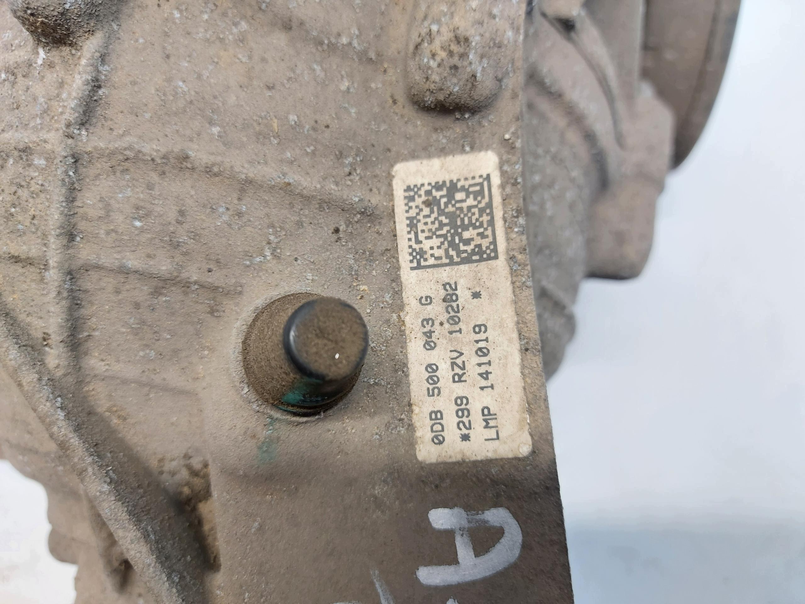 Audi A4 B9 8W LIFT Kombi 8W9 differential diff rear part 0DB500043