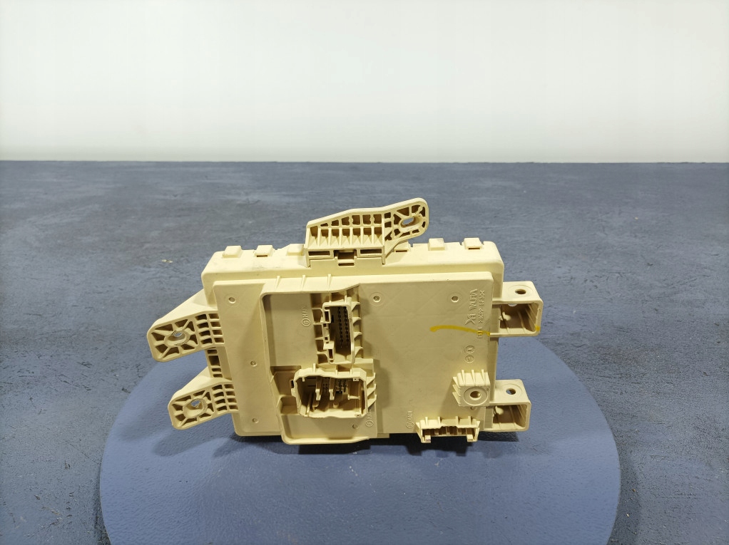 HYUNDAI TUCSON IV SKRZYNKA BEZPIECZNIKÓW 91950-N7070 Numer katalogowy części 91950-N7070