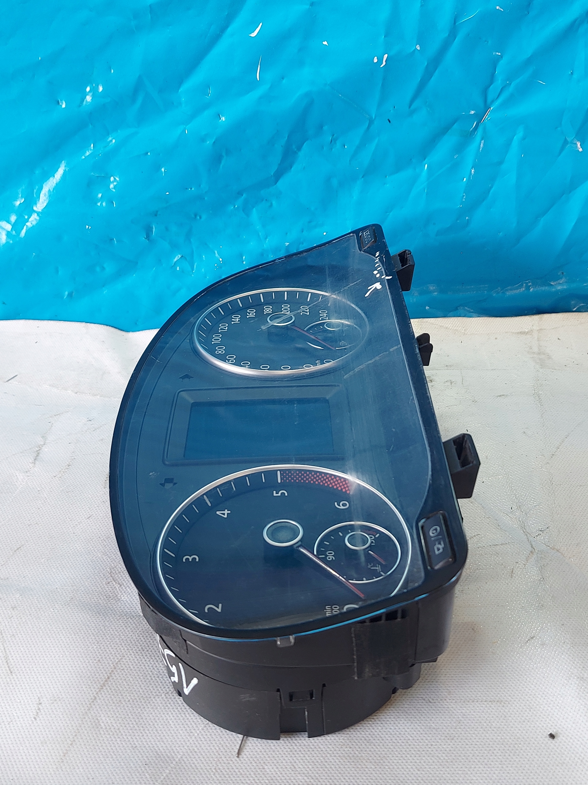 dials clock TOURAN II 1.6 TDI 1T0920875E