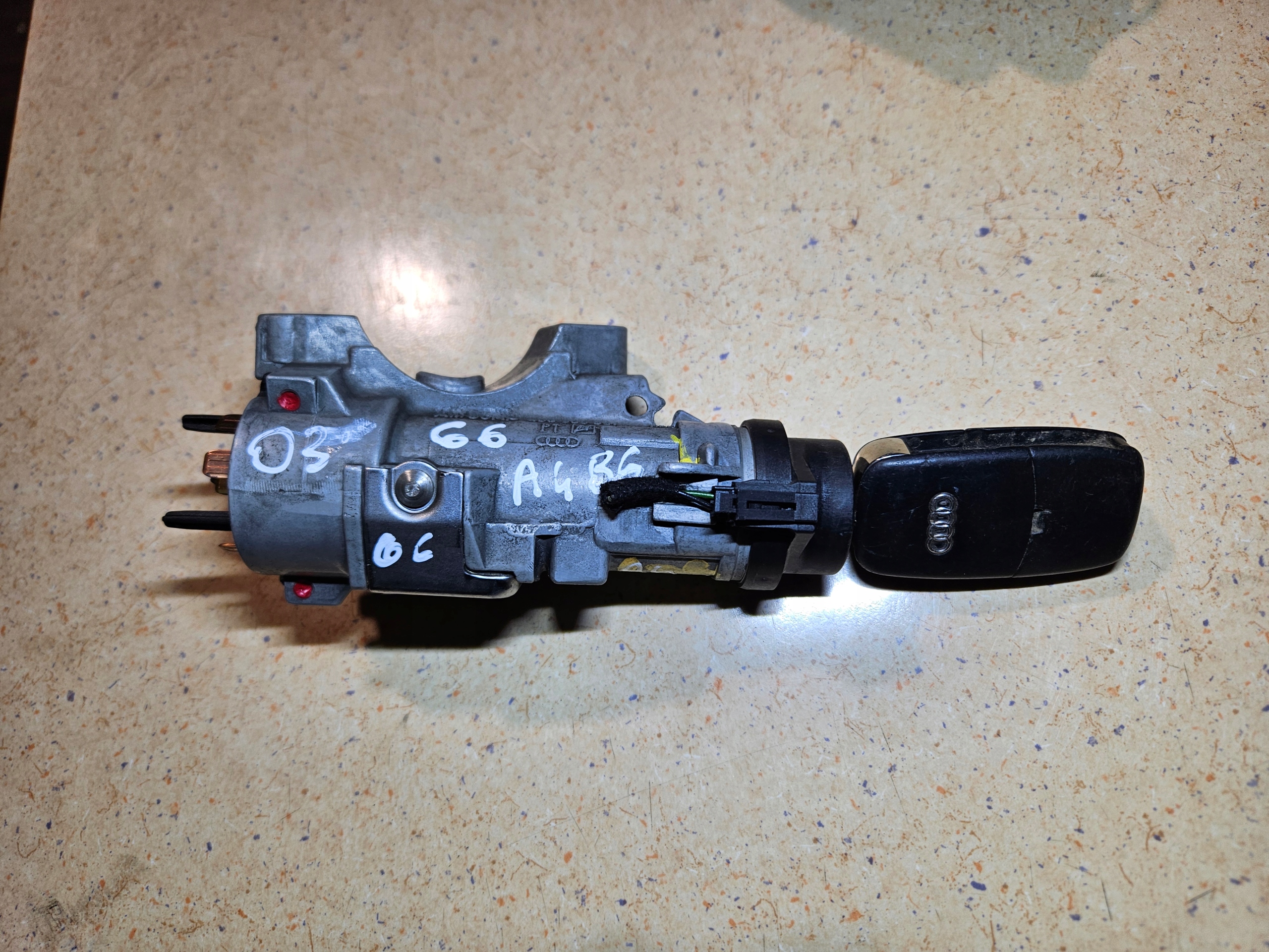 ignition key AUDI A4 B6 2001- 4B0905851G
