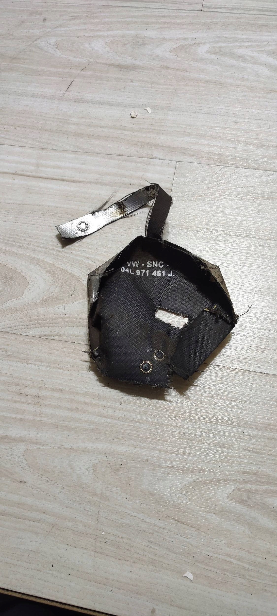 Blende Abdeckung termiczna Volkswagen Caddy 04L971461J