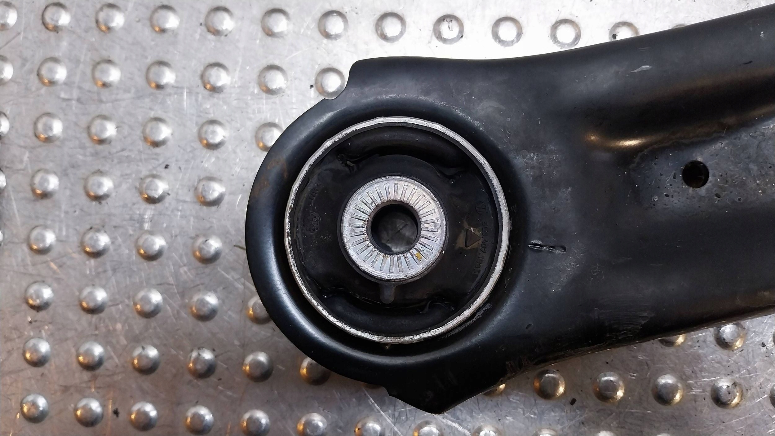 arm left front 3Q0407153D KODIAQ FORMENTOR ATECA KAROQ SUPERB IV Q3 83A