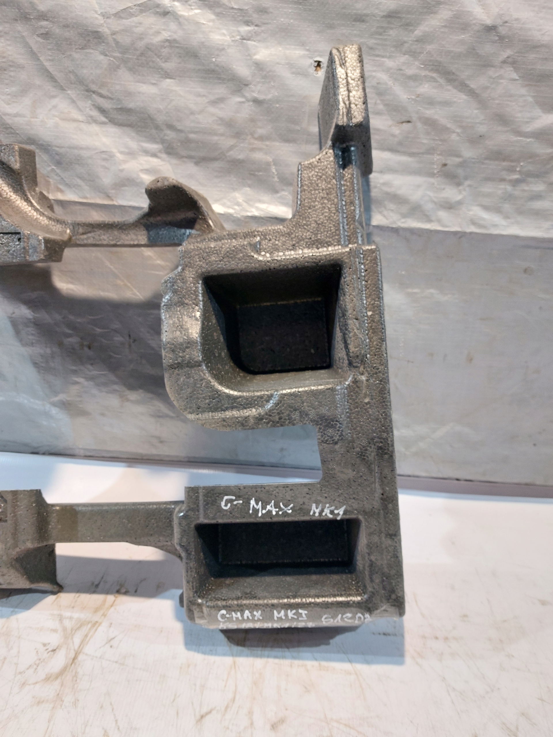 polystirene boot floor well FORD C-MAX MKII