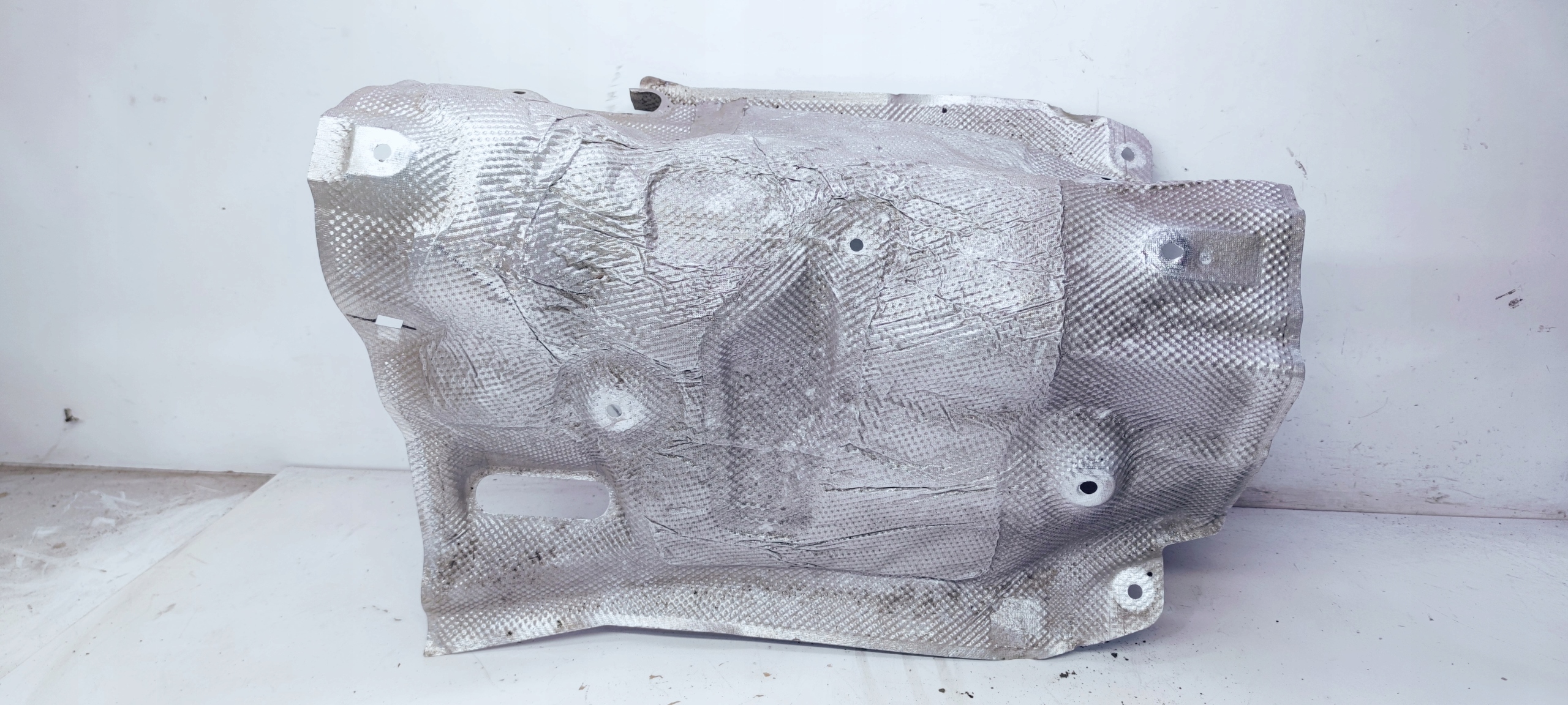 kryt TERMICZNA výfuku AUDI A8 D4 4H0825661D