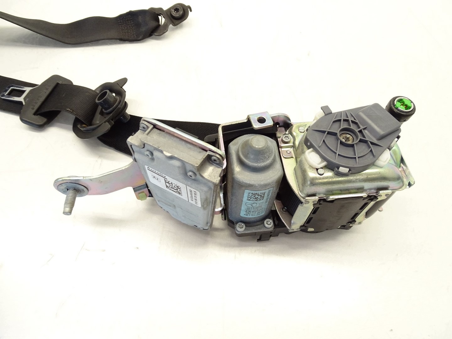 tension belt safety left front front MERCEDES W204 A2048602586